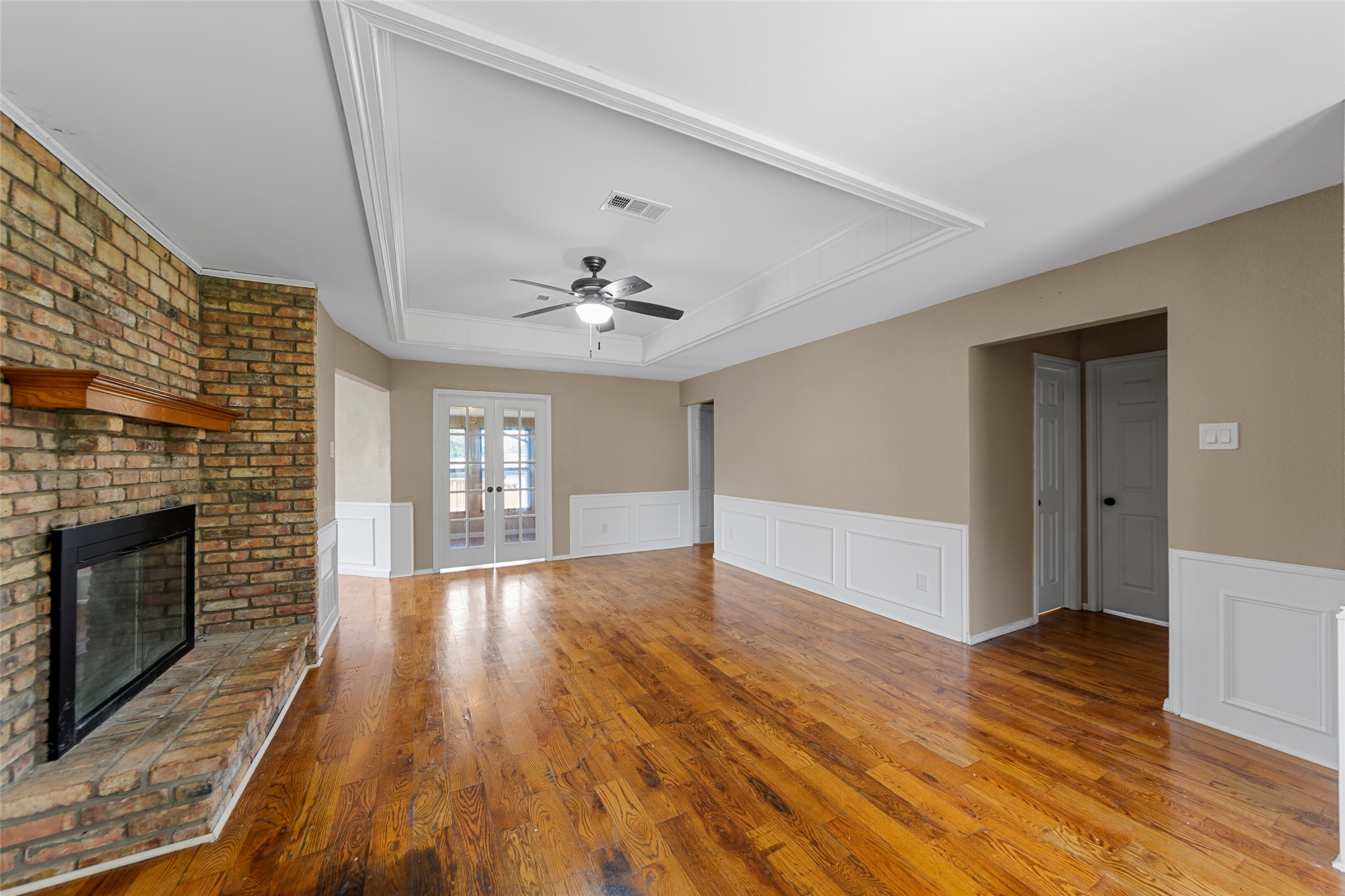 307 E 6th Street