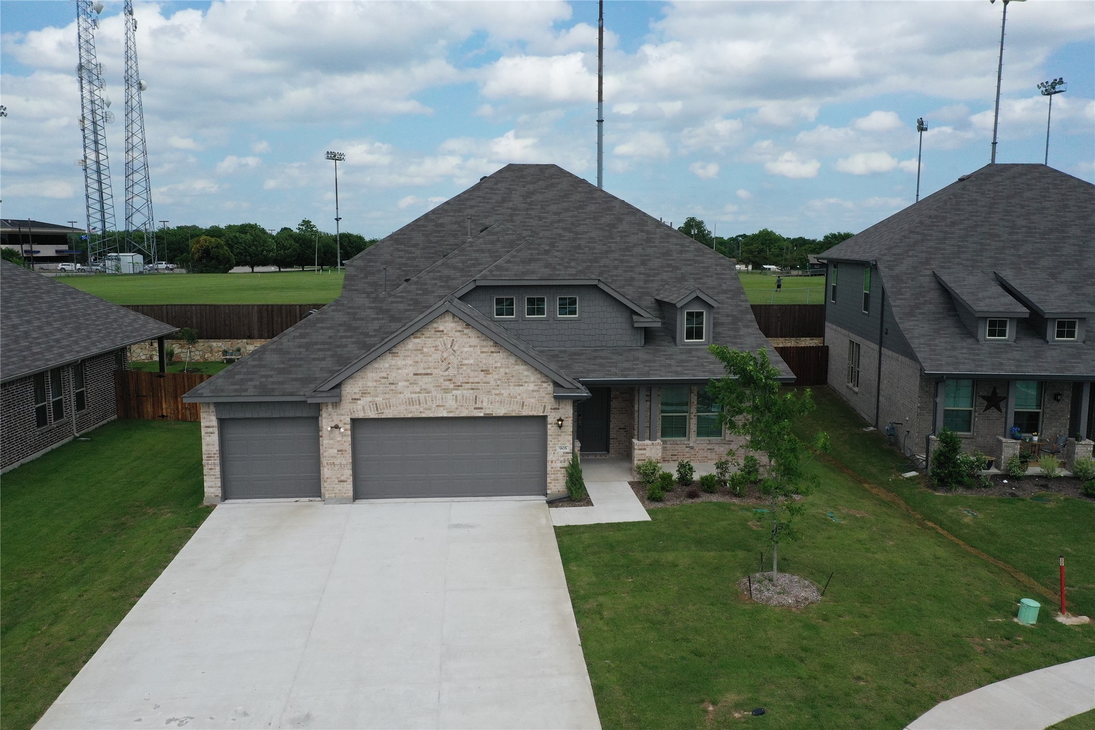 905 Hopper Lane