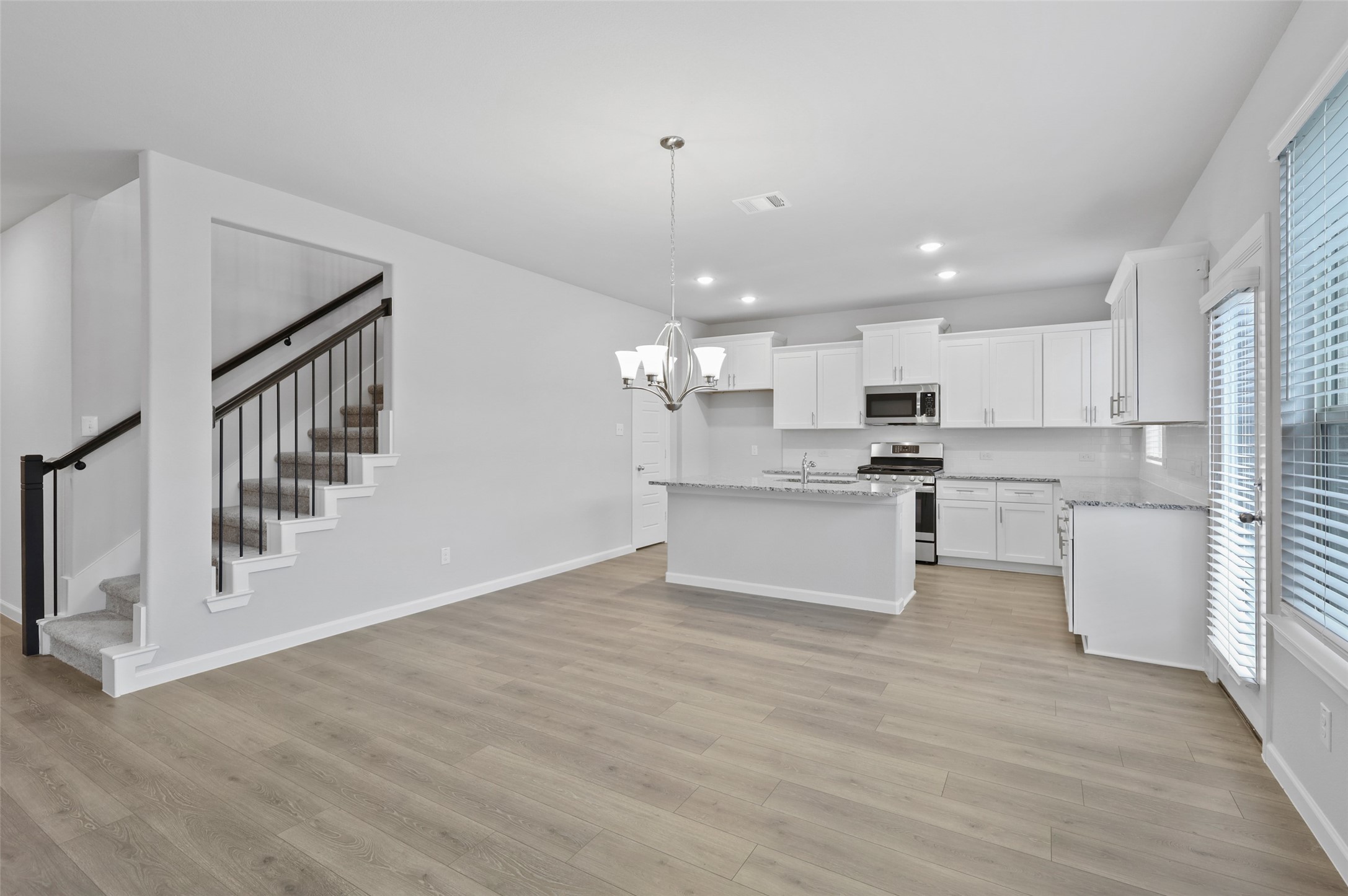 905 Hopper Lane