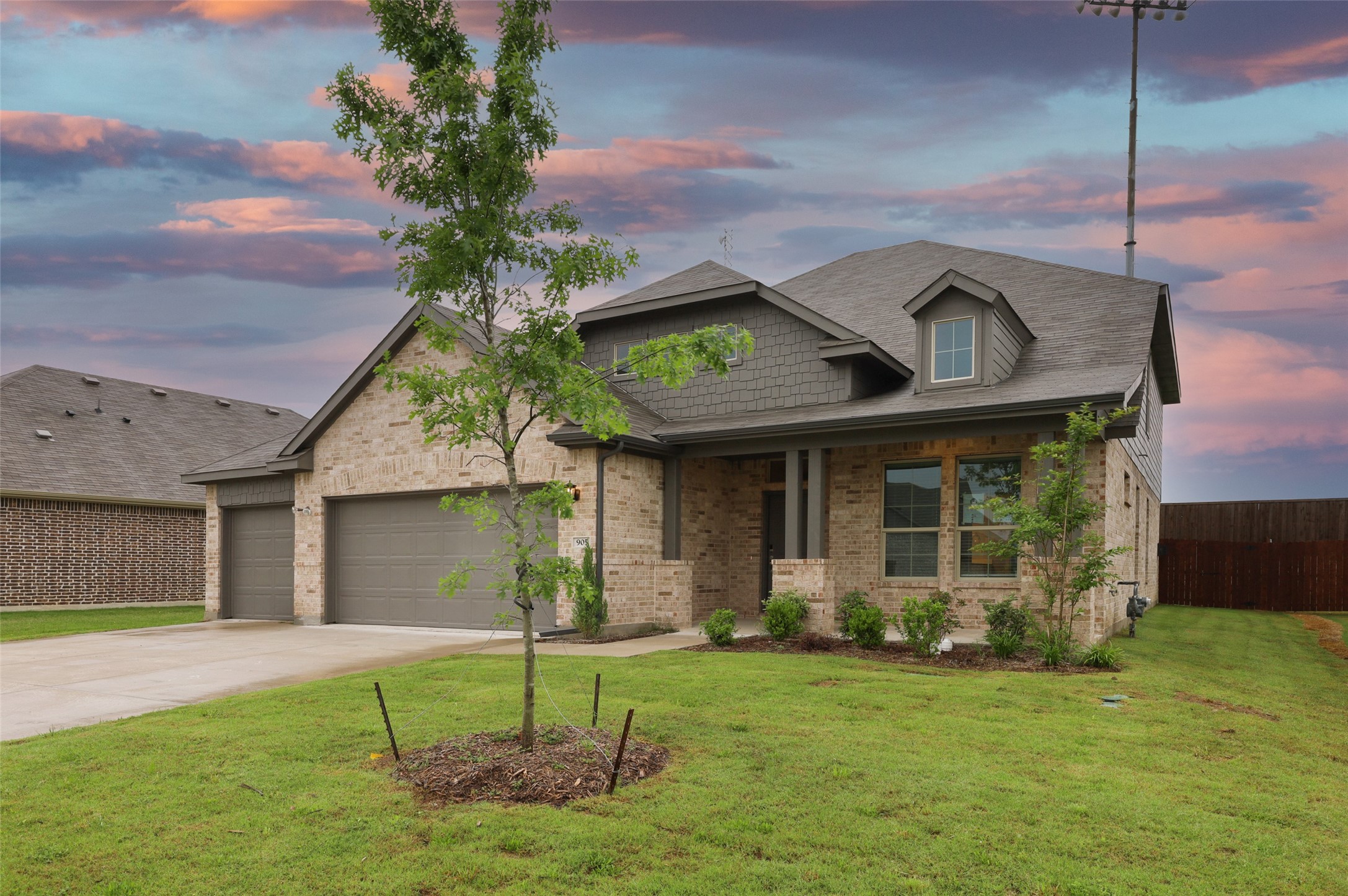 905 Hopper Lane