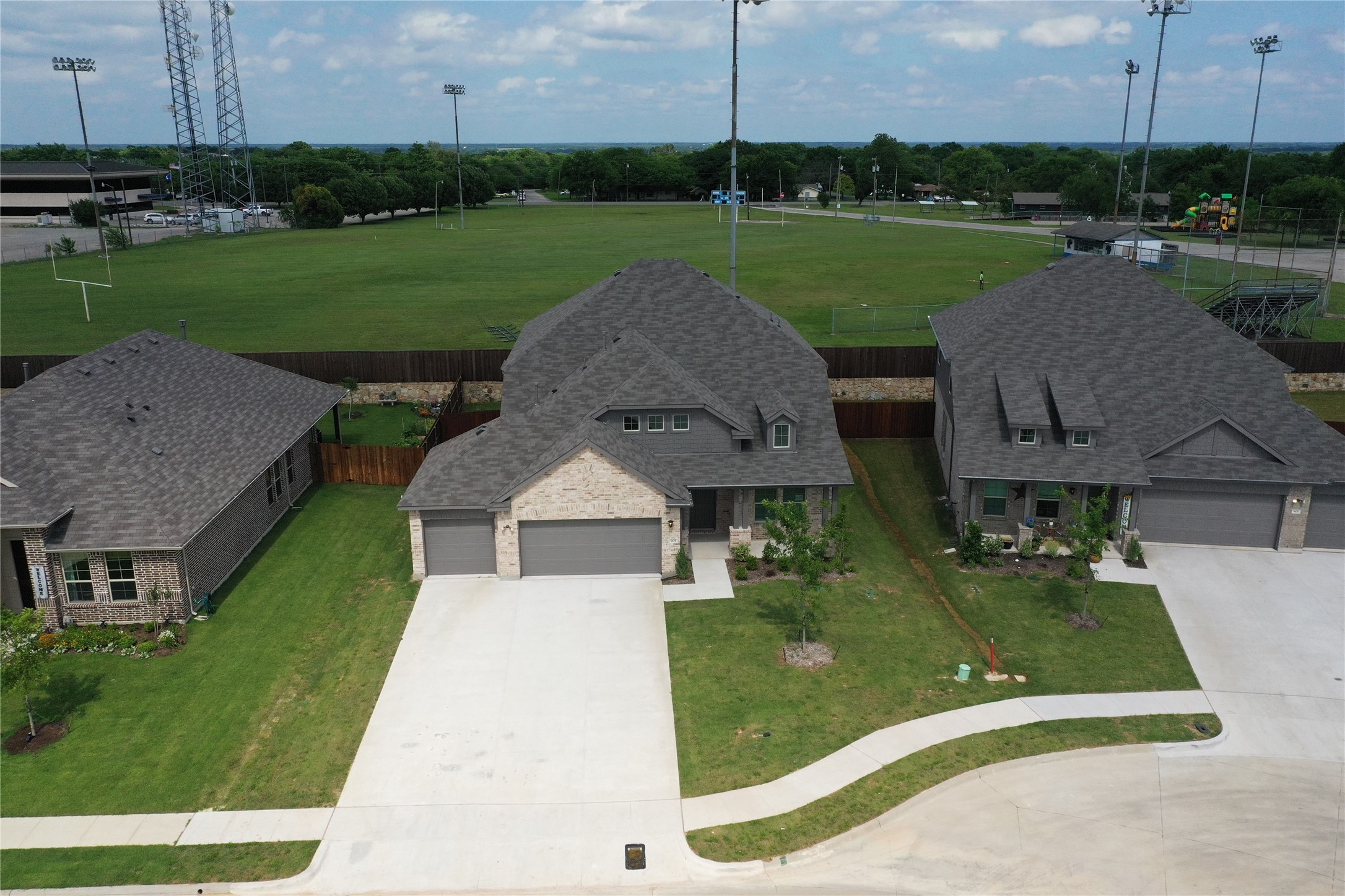 905 Hopper Lane