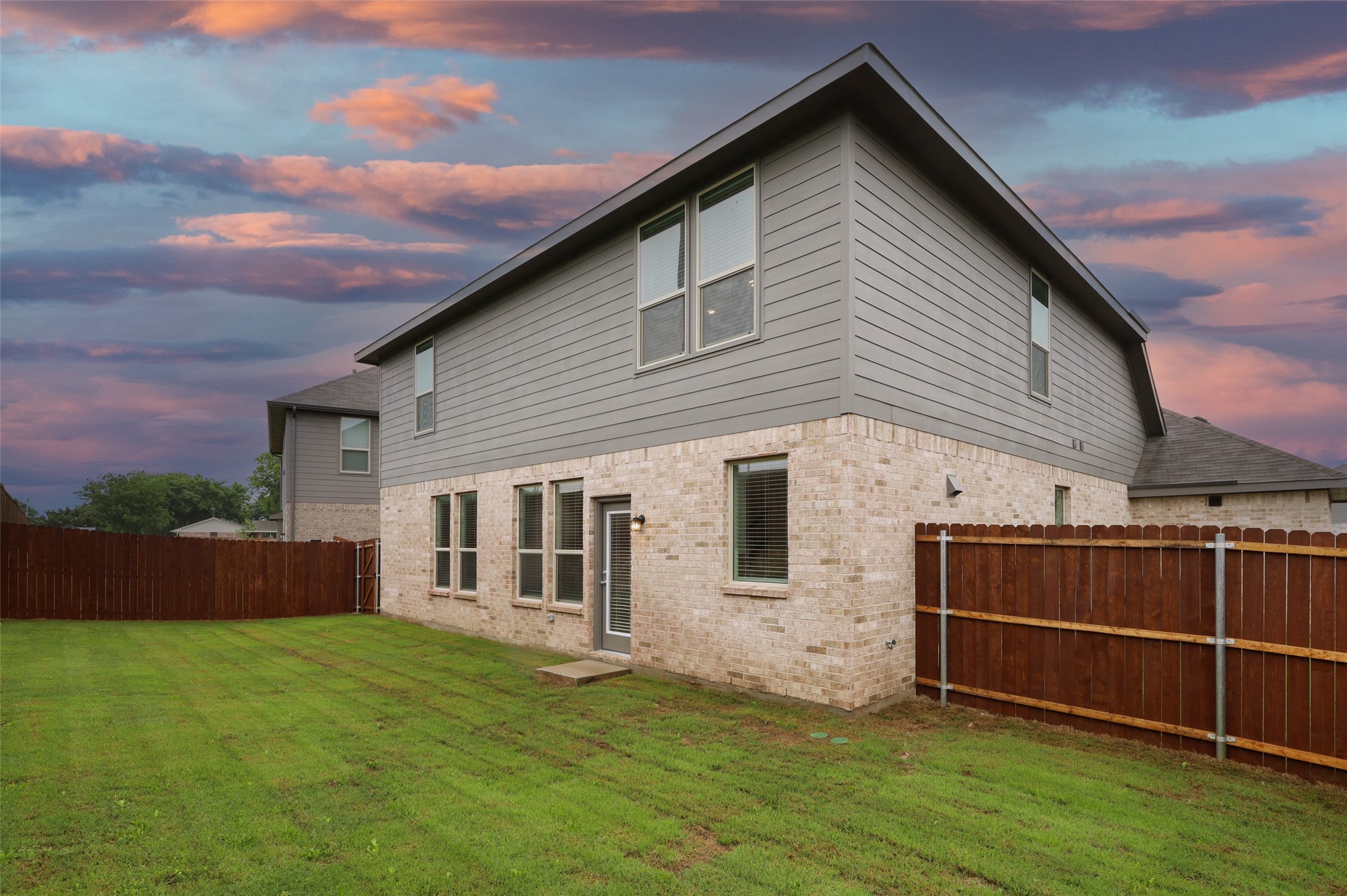 905 Hopper Lane