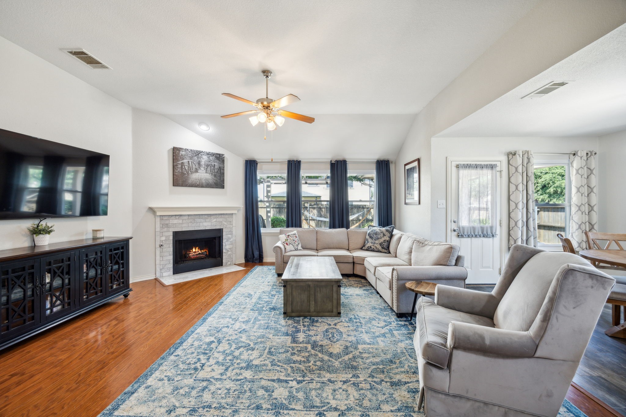 208 Bluefinch
