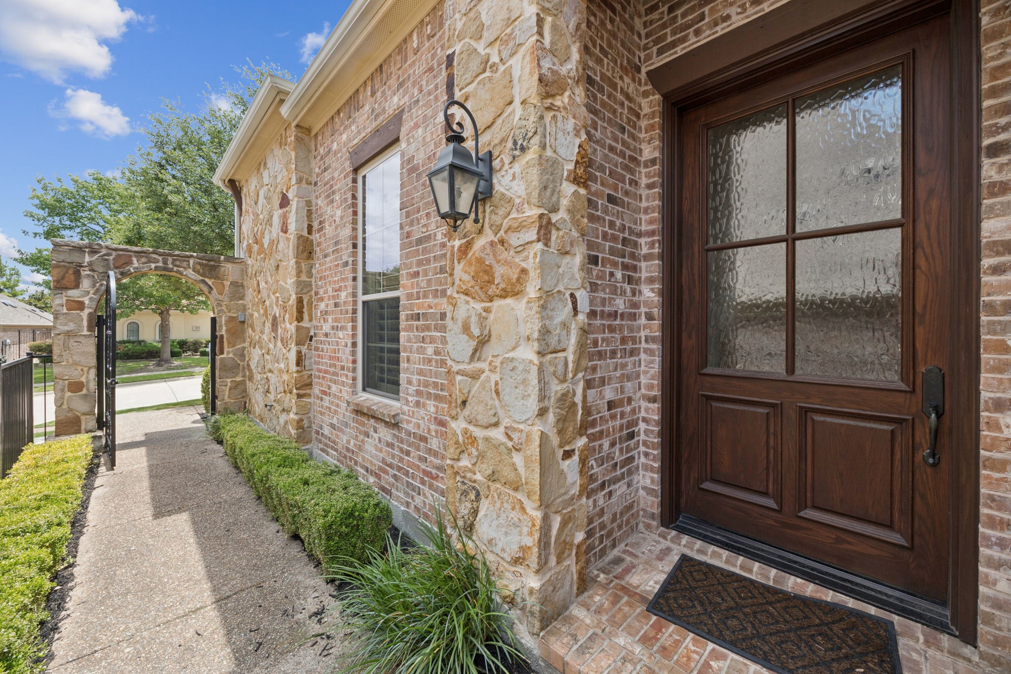 1667 Morris Lane