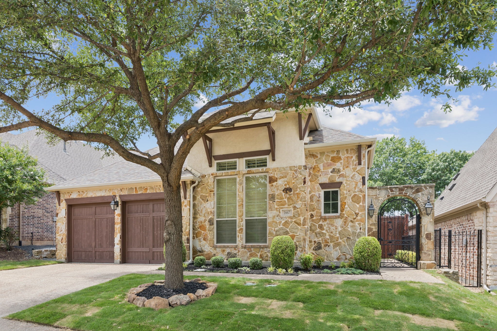 1667 Morris Lane