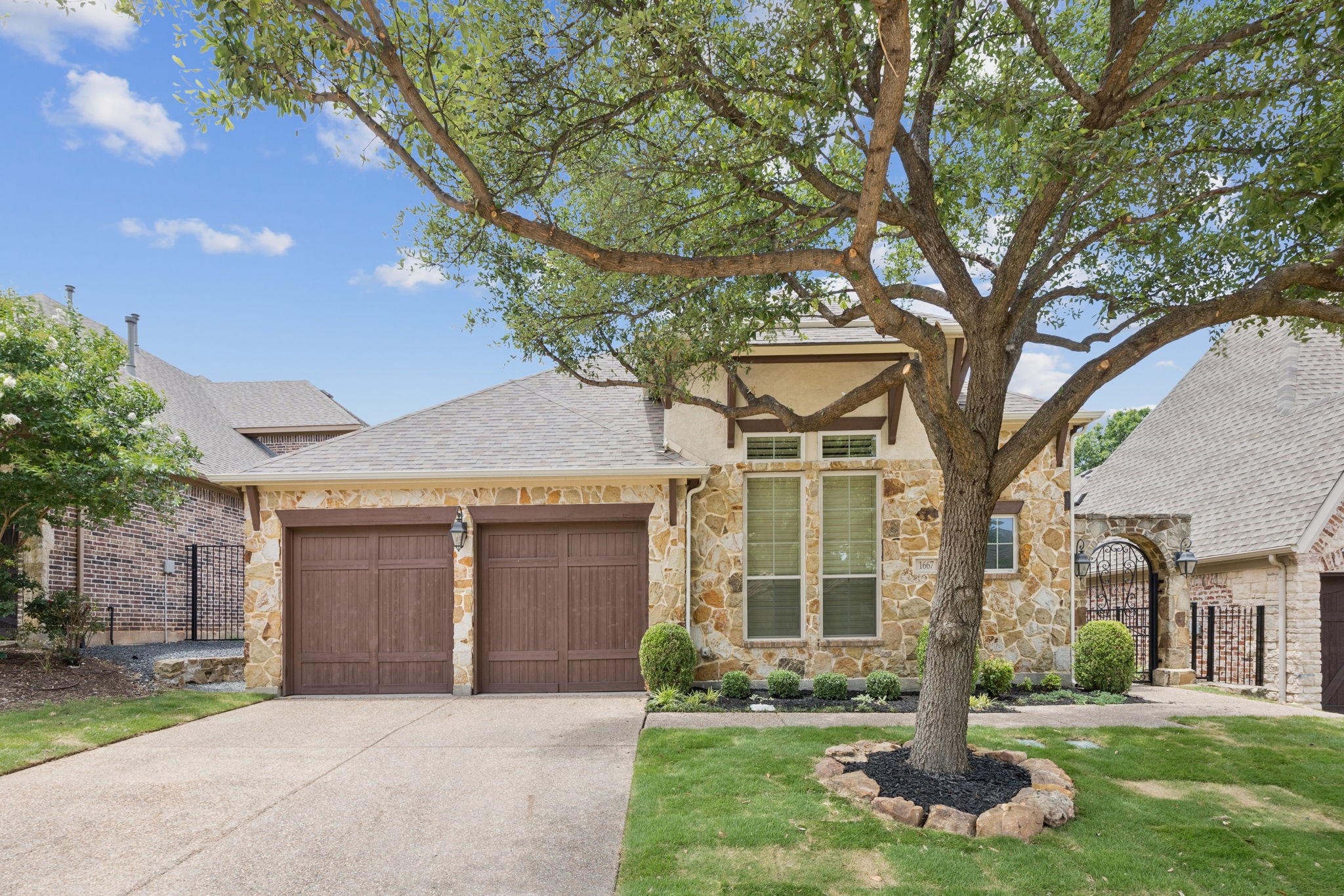 1667 Morris Lane