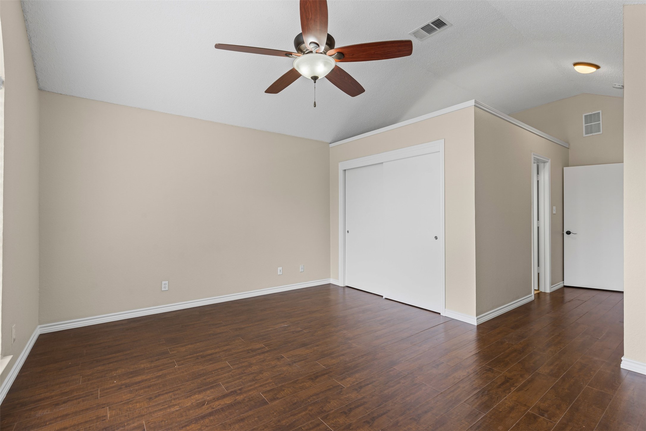 1404 Ranchview Court