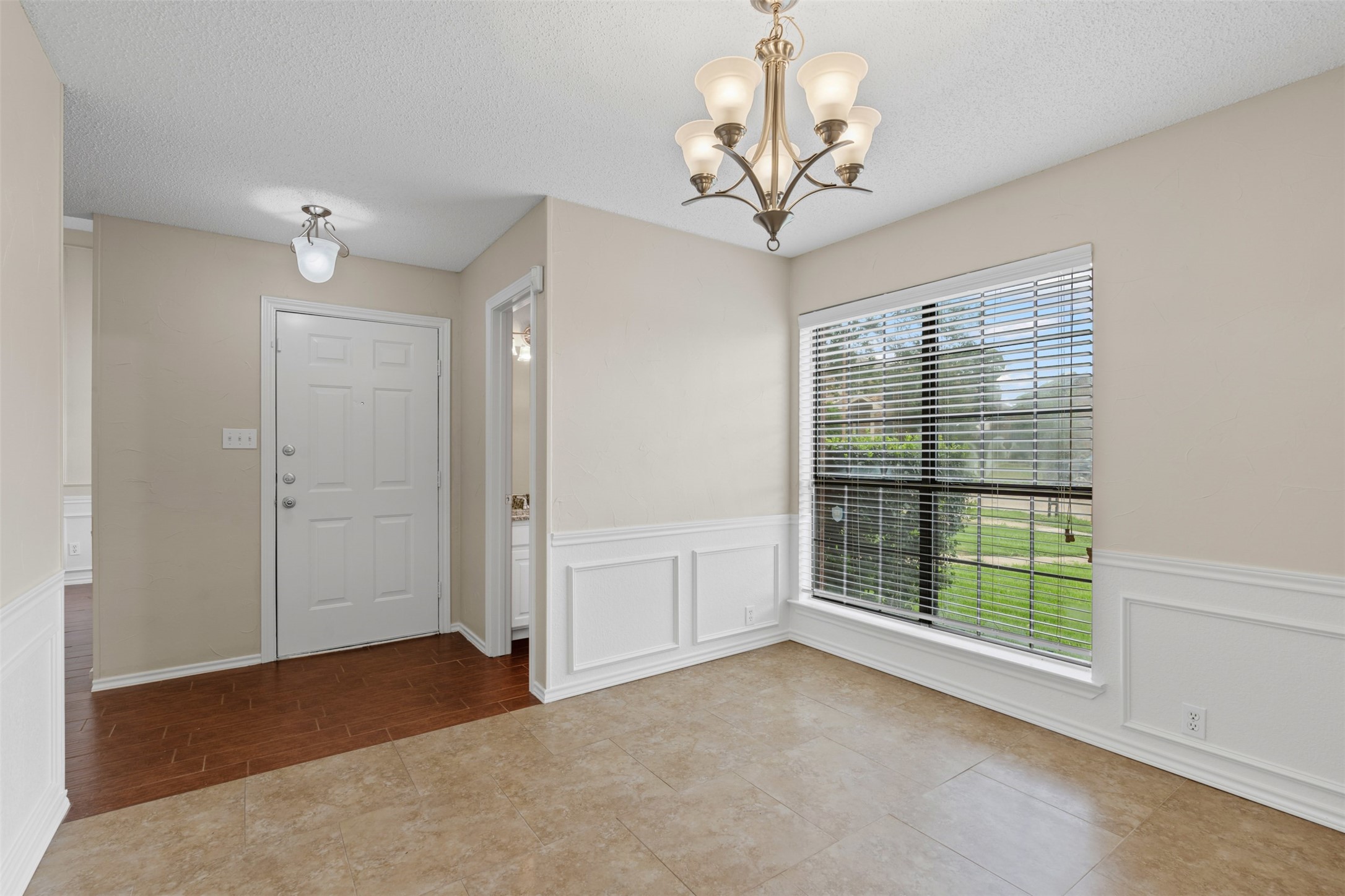 1404 Ranchview Court