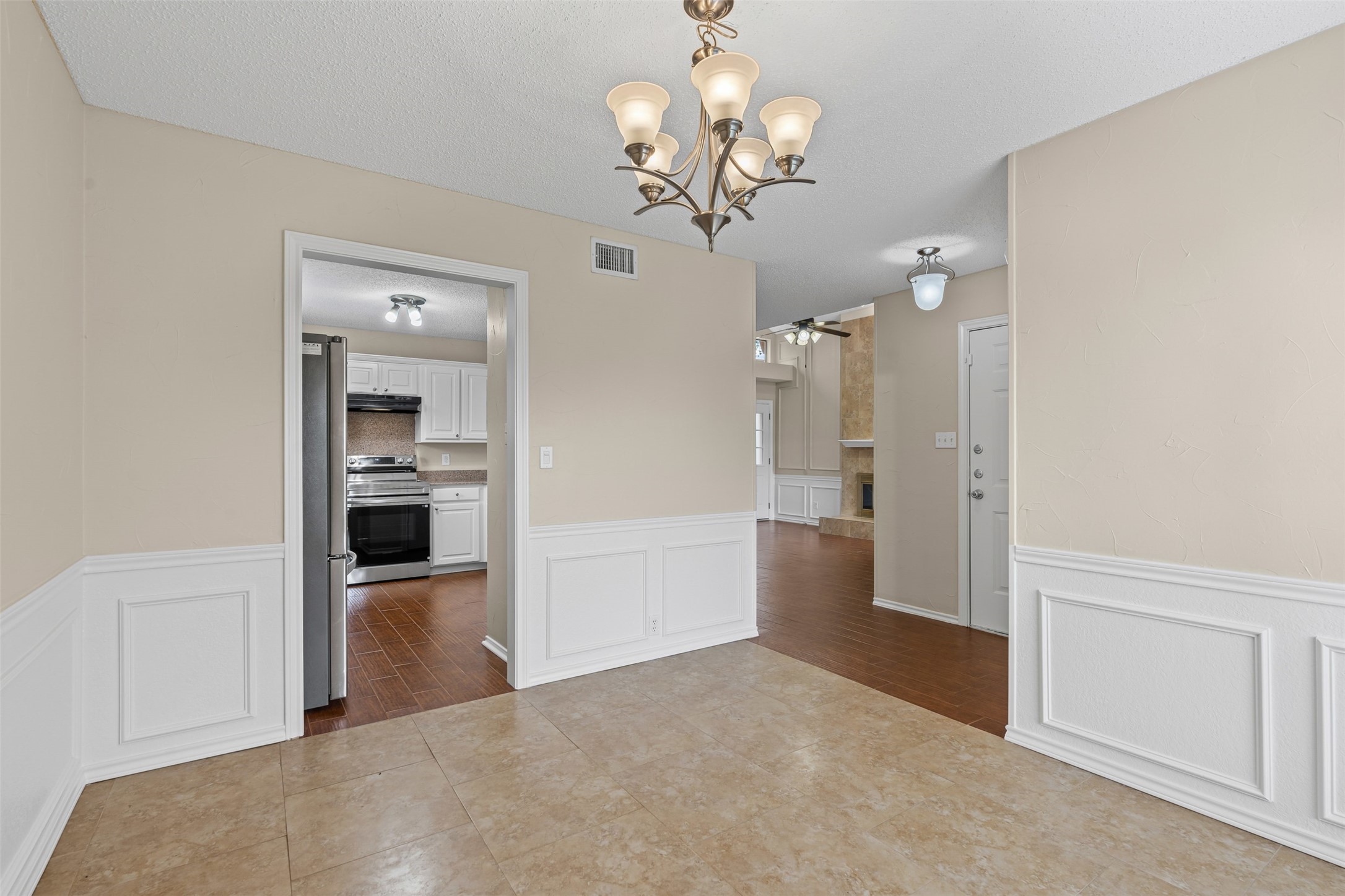 1404 Ranchview Court