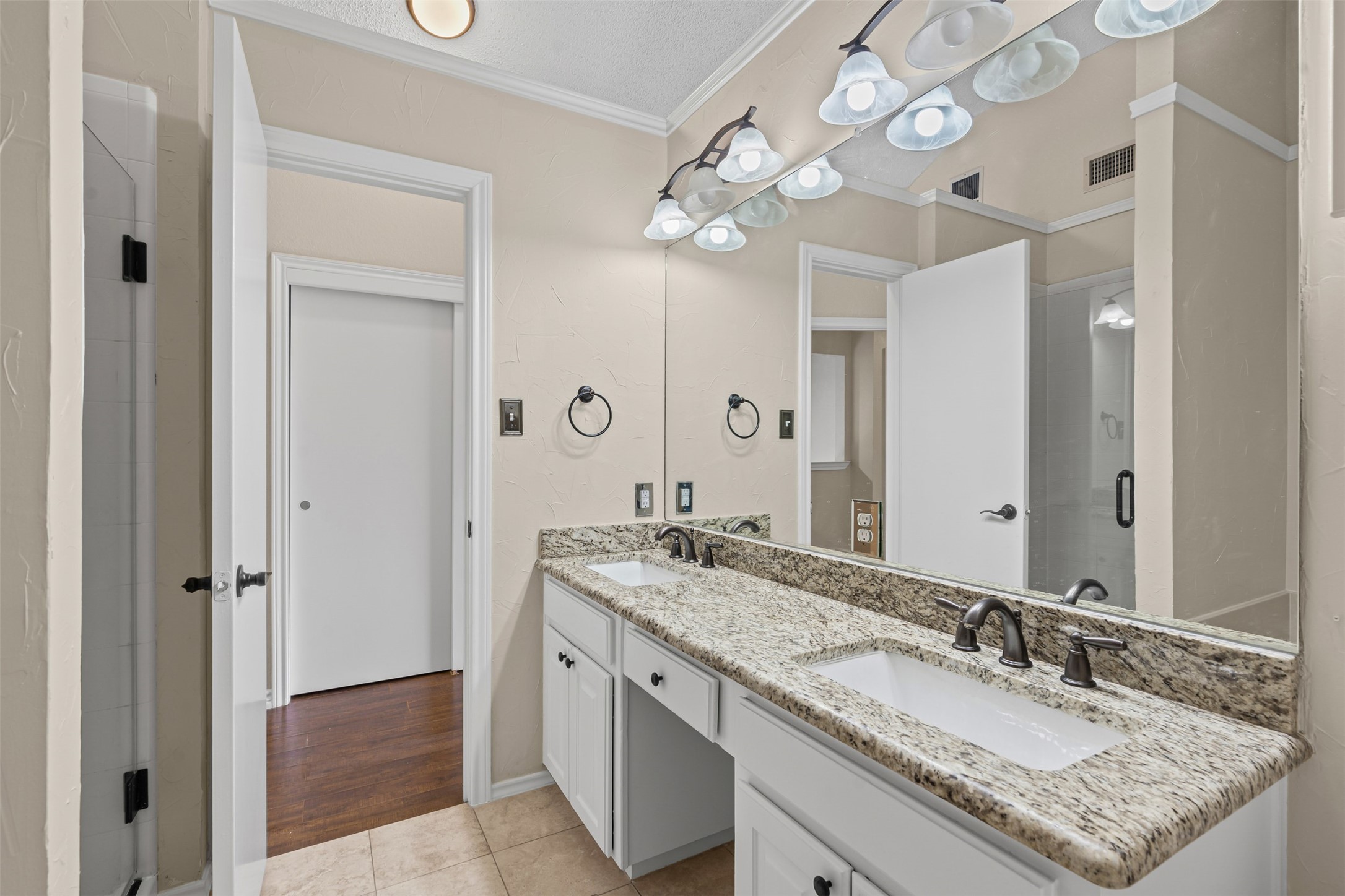 1404 Ranchview Court