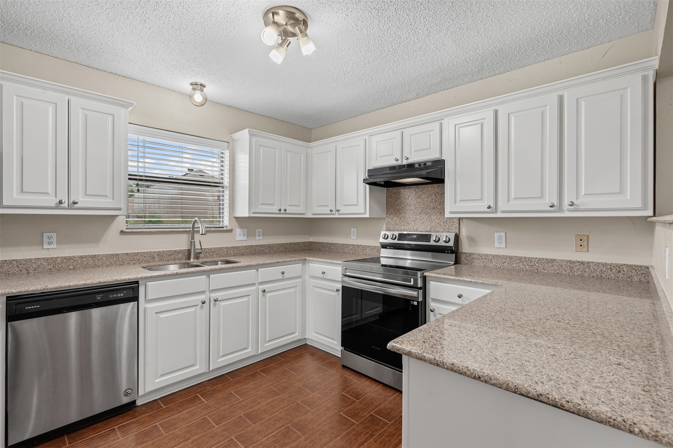 1404 Ranchview Court