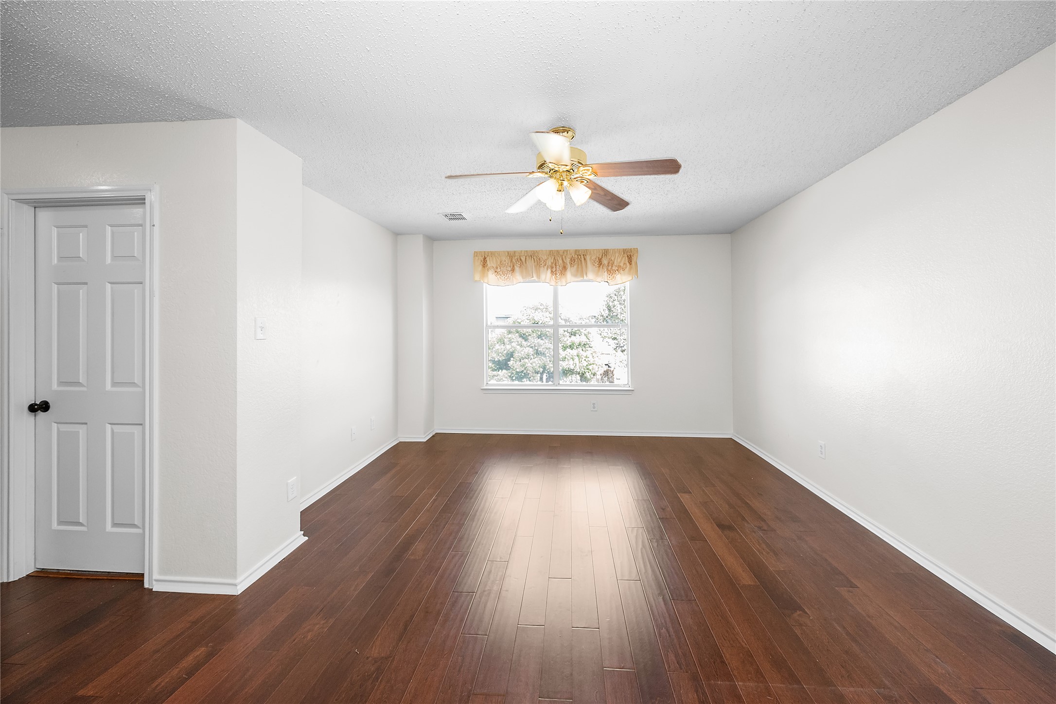 2303 Mainsail Lane