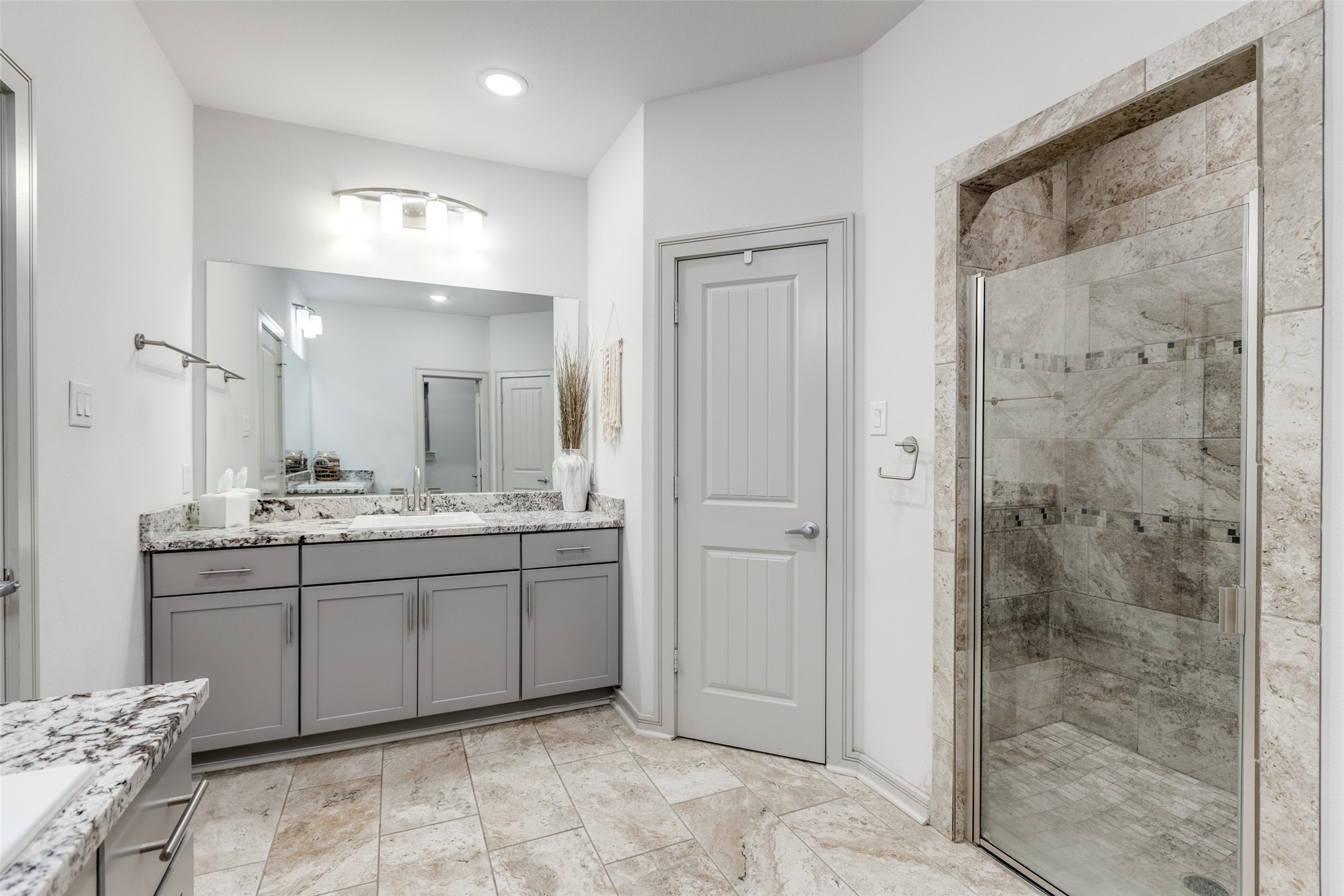 549 S Utah Drive