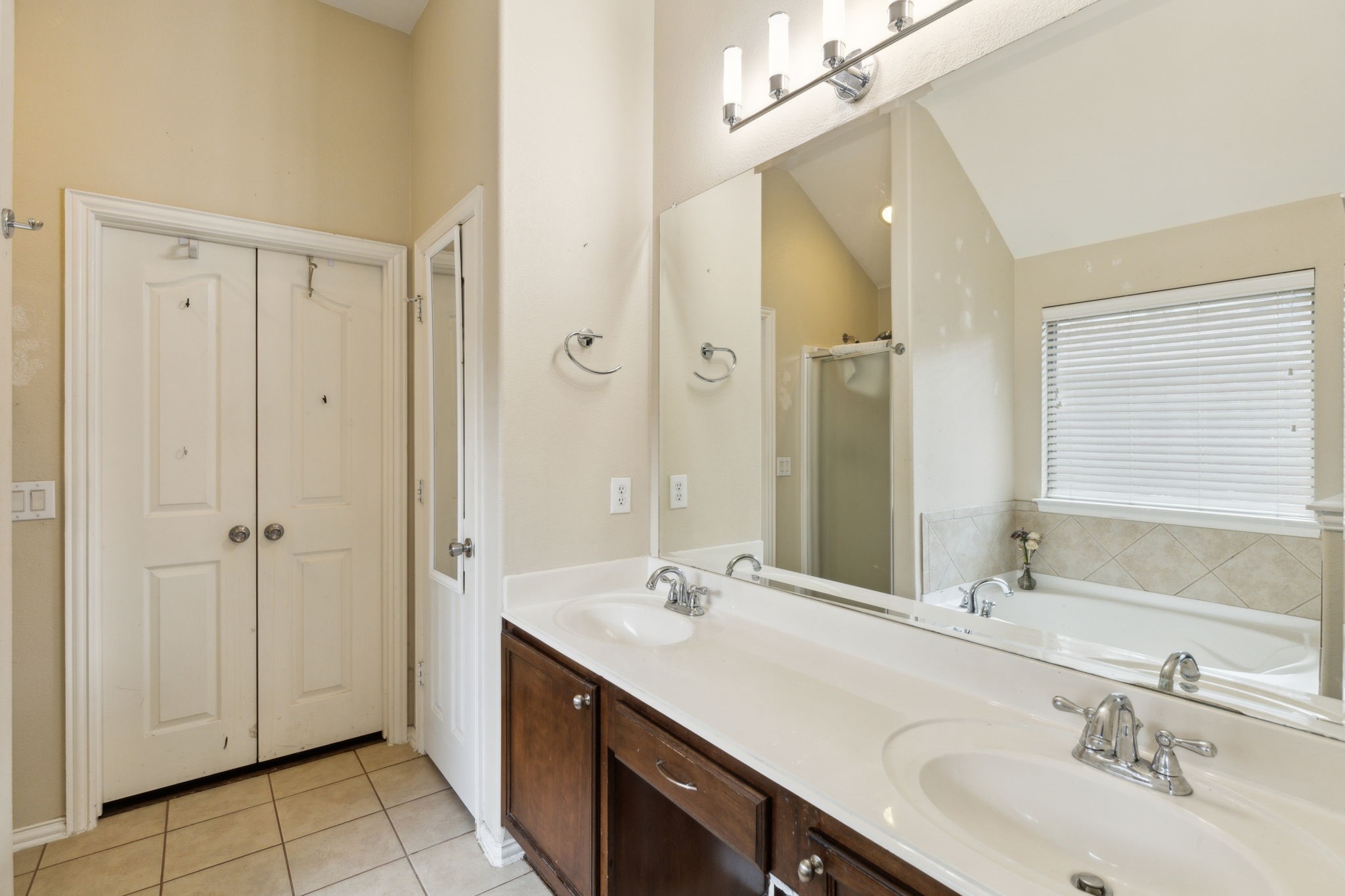 2449 Dove Creek Drive