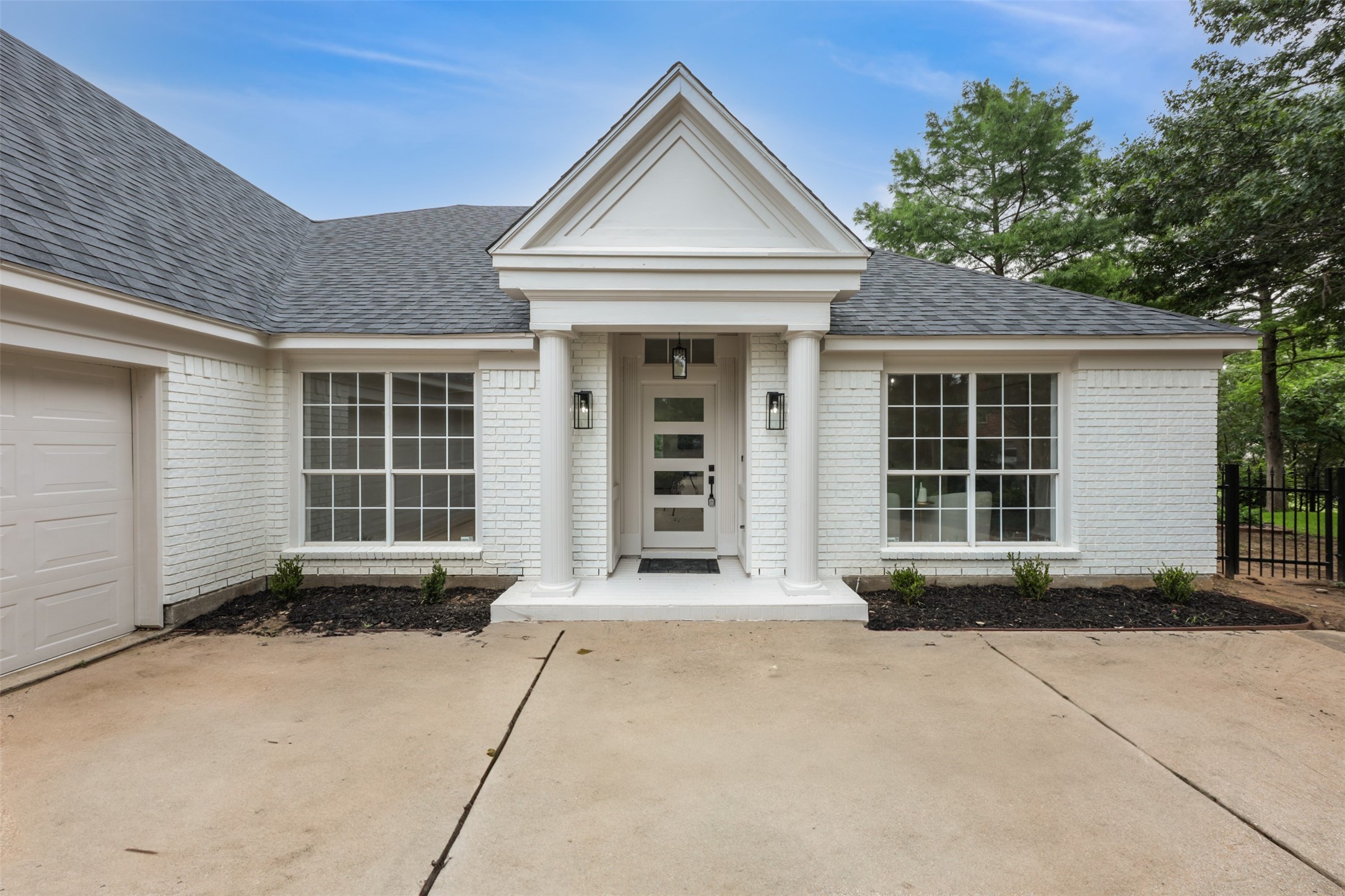 1519 Crowley Road