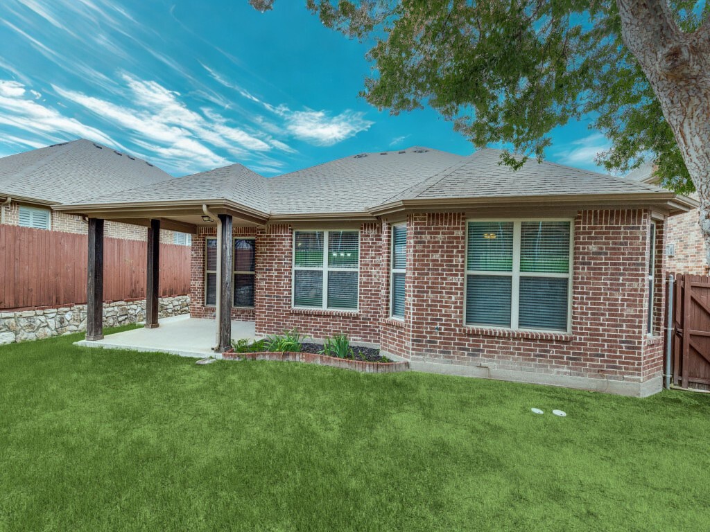 1329 Poplar Drive
