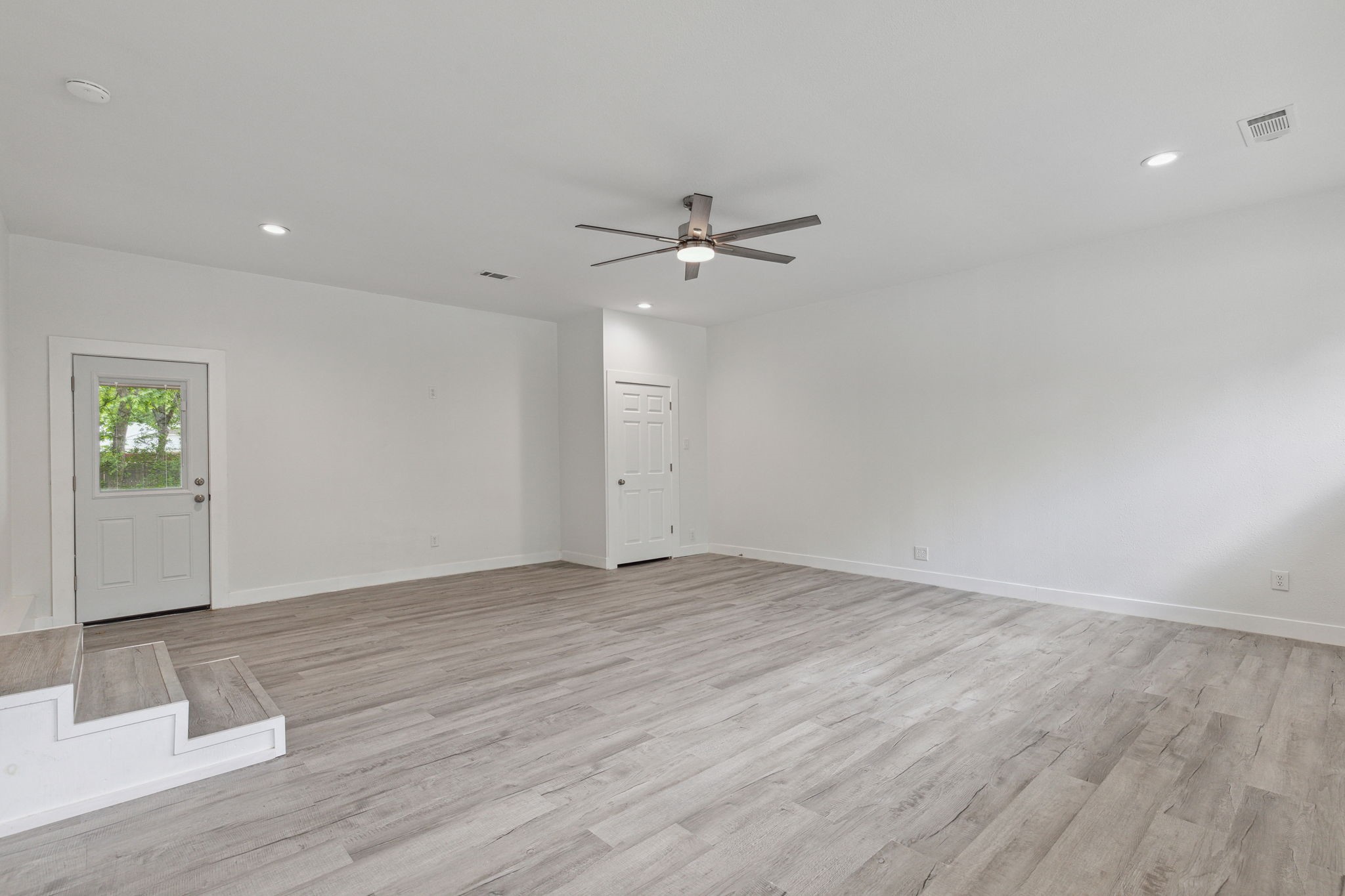2203 Glenwood Lane