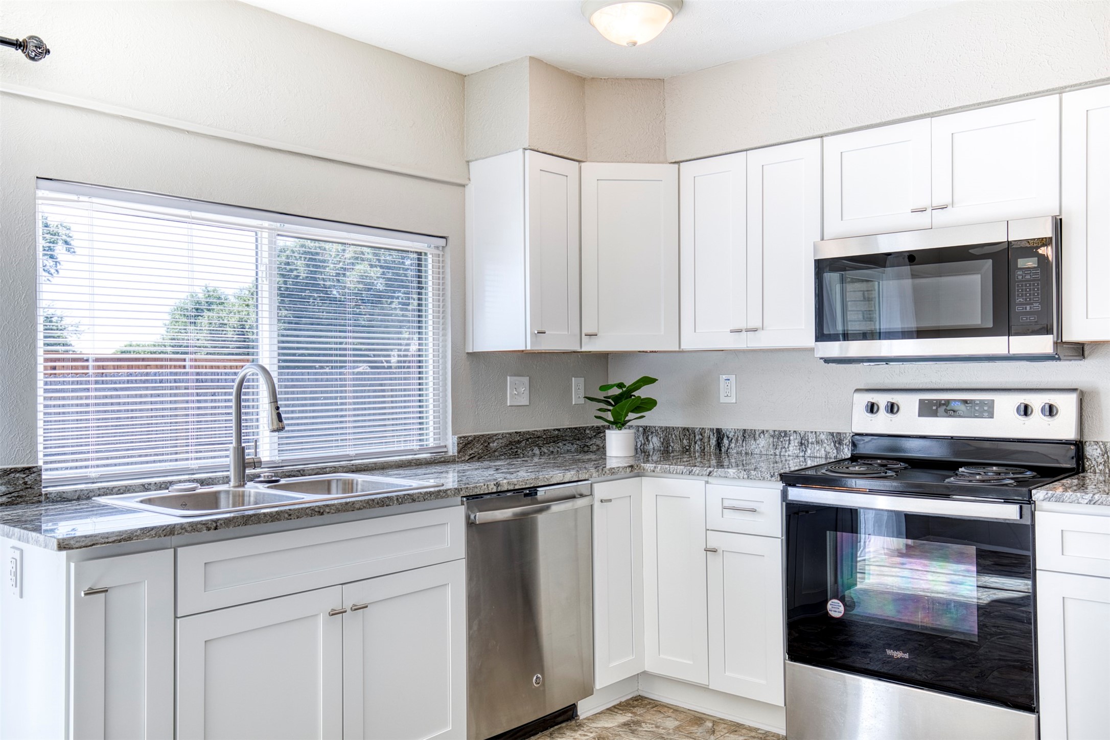 1712 California Trail