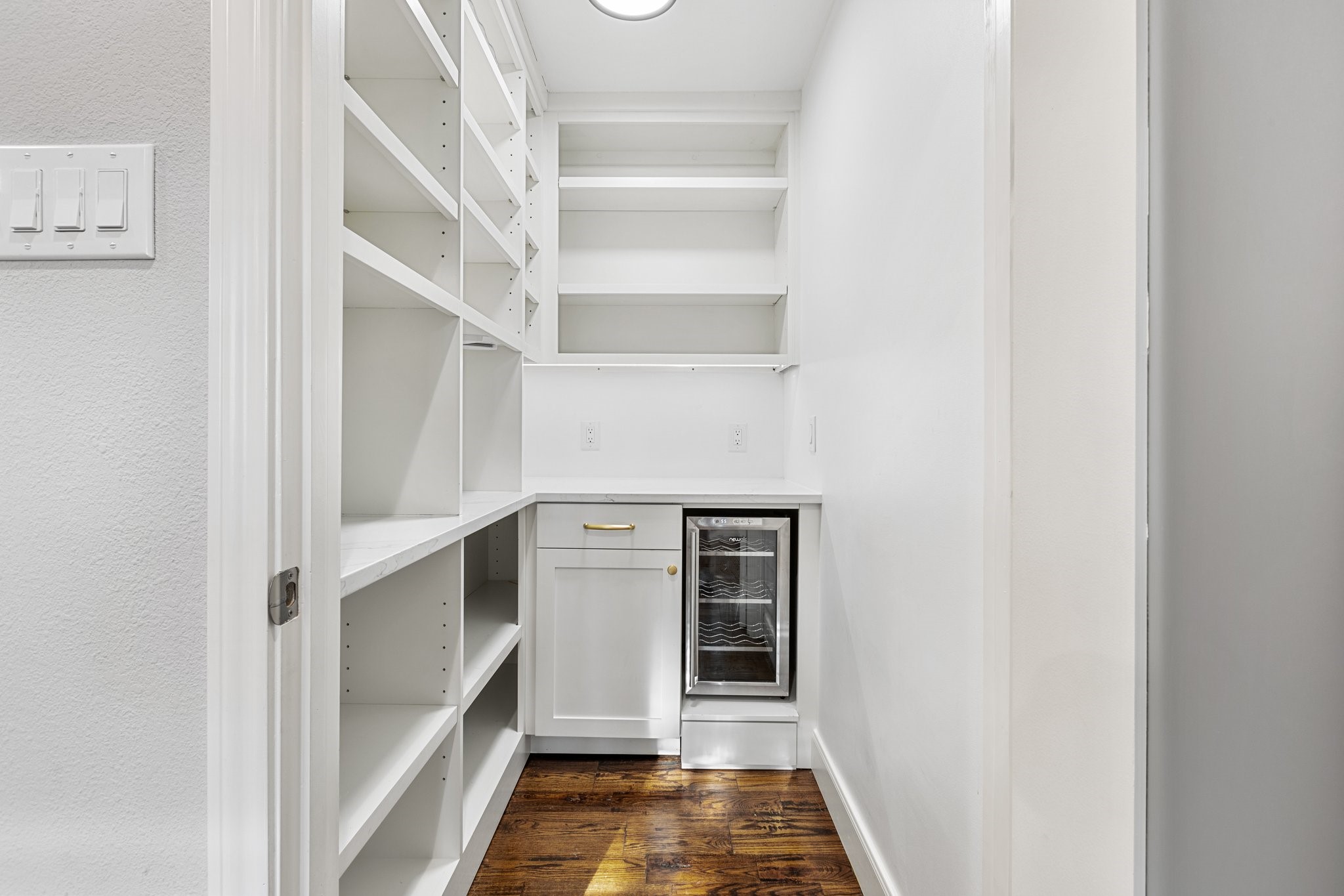 6108 Highgate Lane