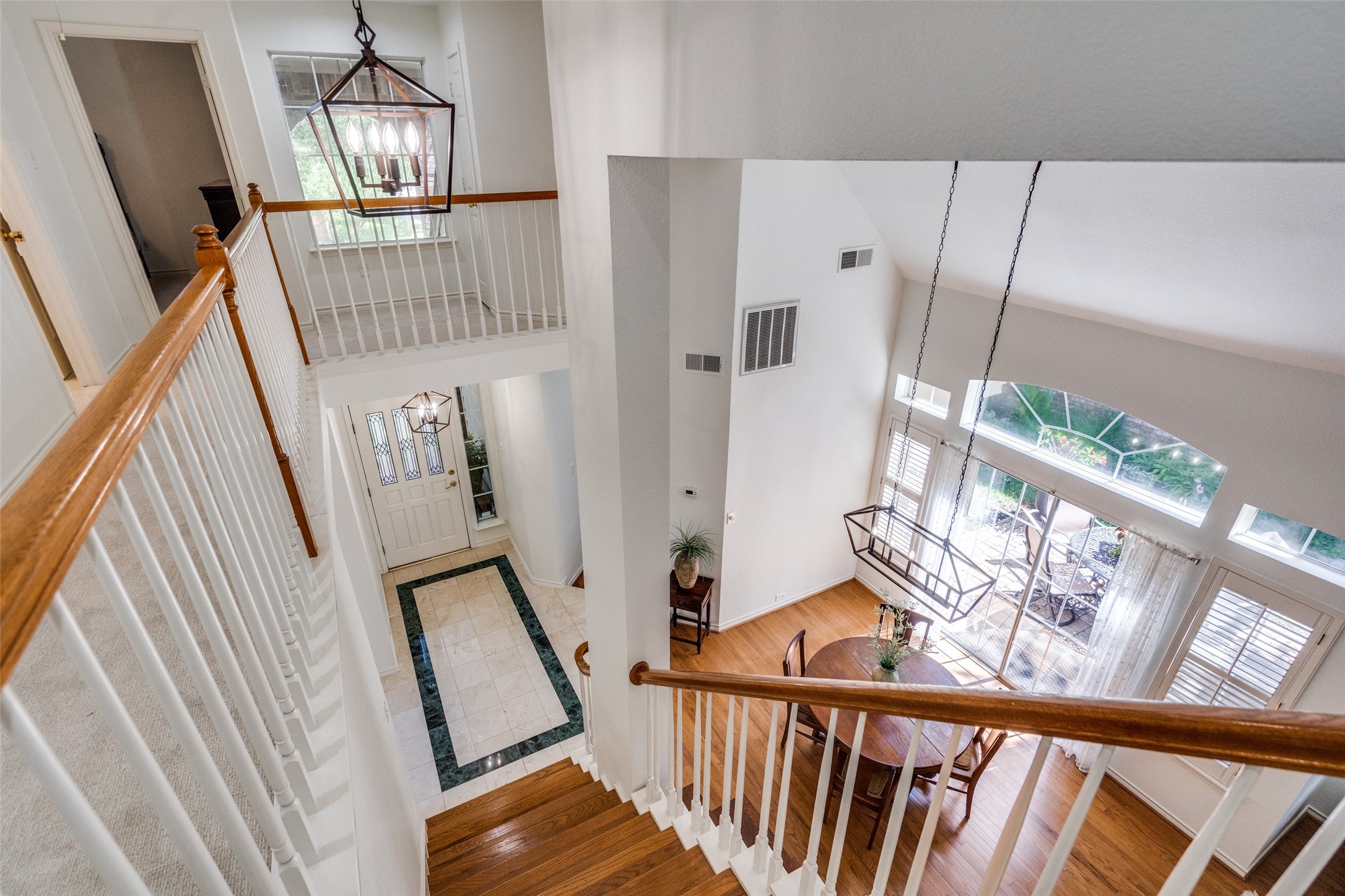1908 Vantage Drive