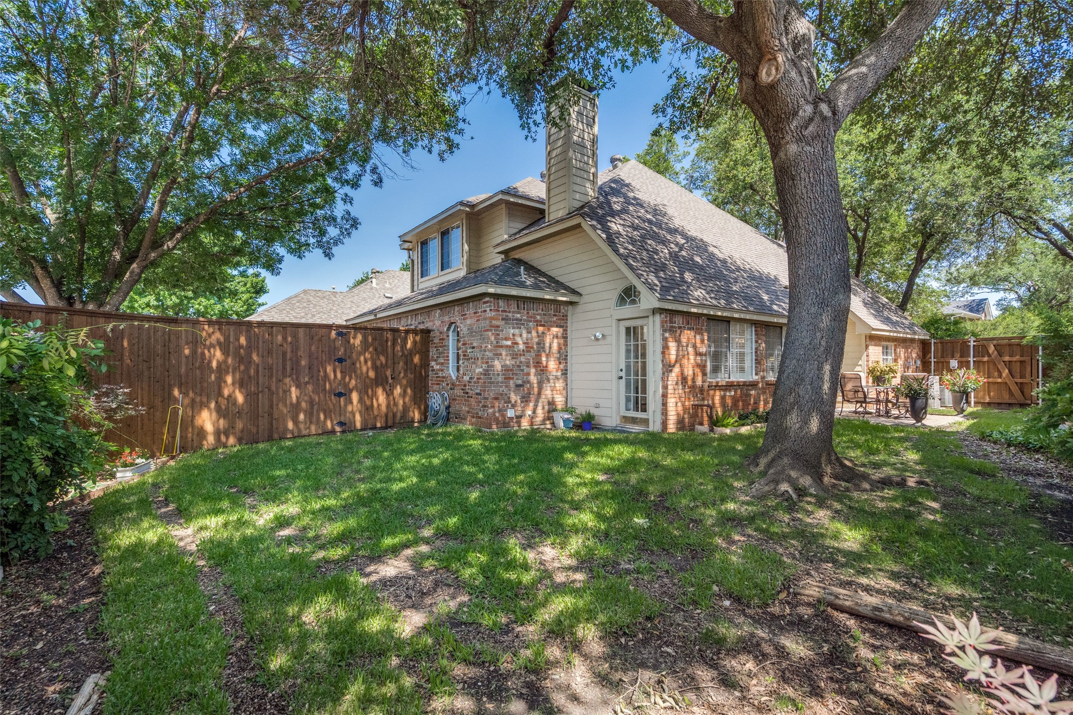 1908 Vantage Drive