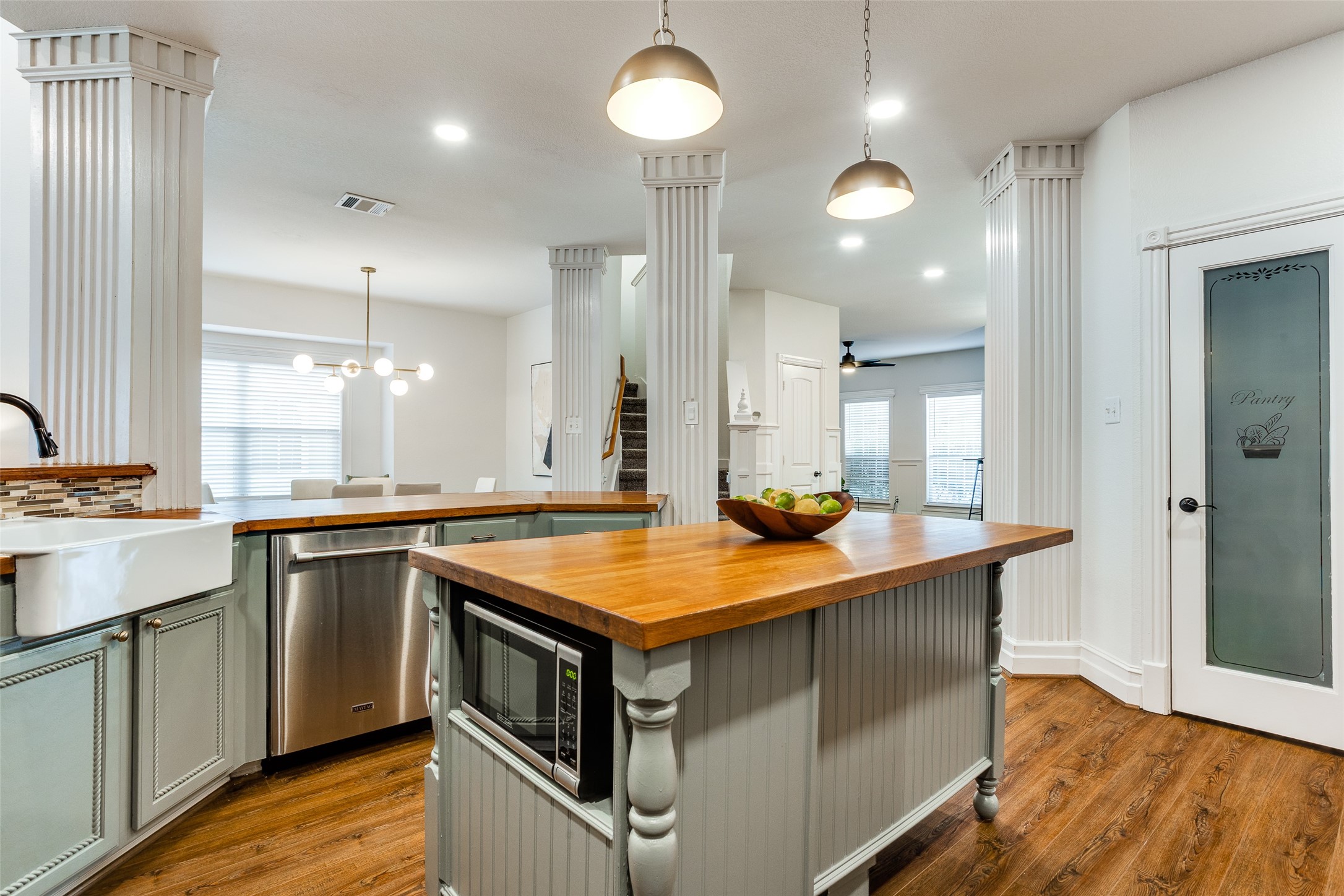9816 Hedge Bell Drive