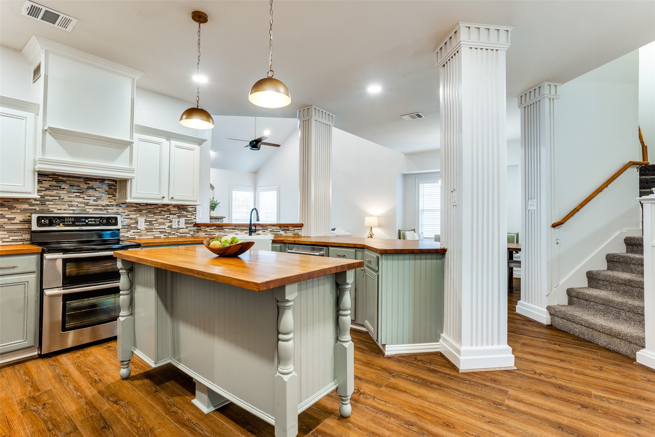 9816 Hedge Bell Drive