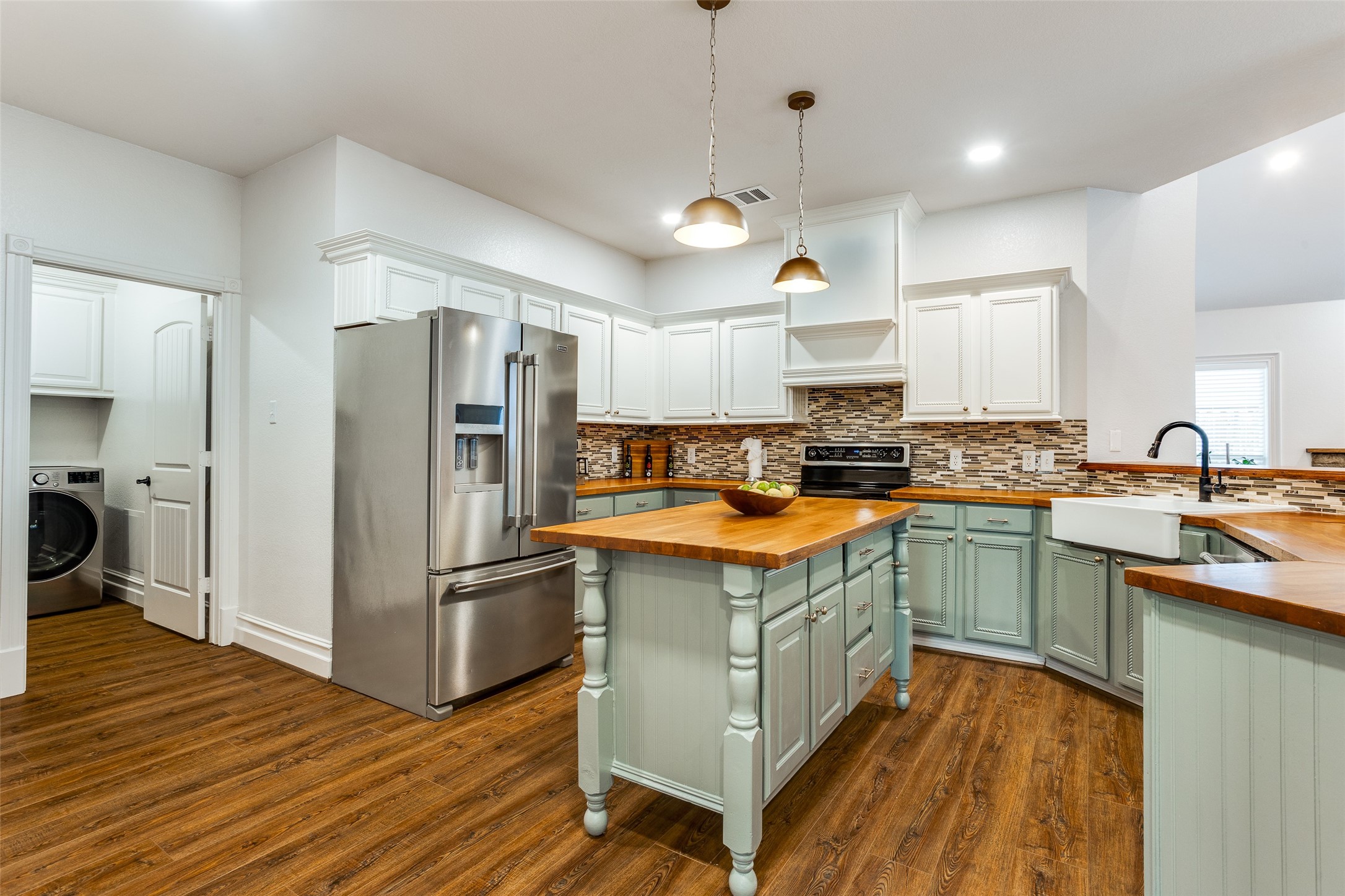 9816 Hedge Bell Drive