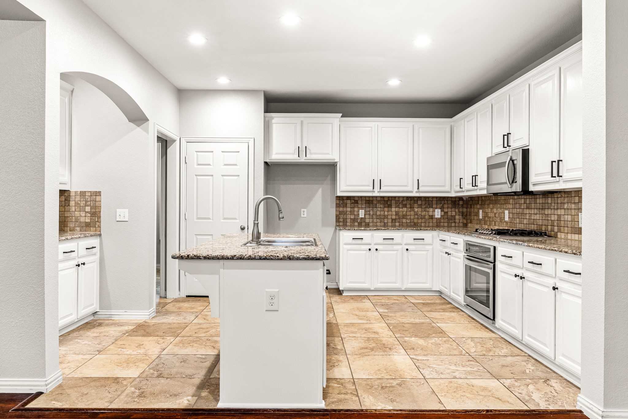 2727 Breezy Point Lane