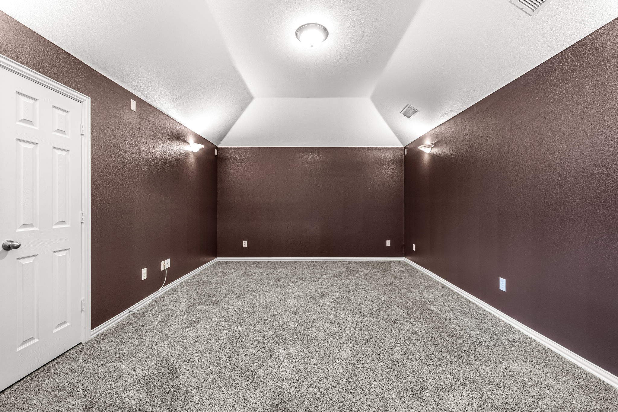 2727 Breezy Point Lane
