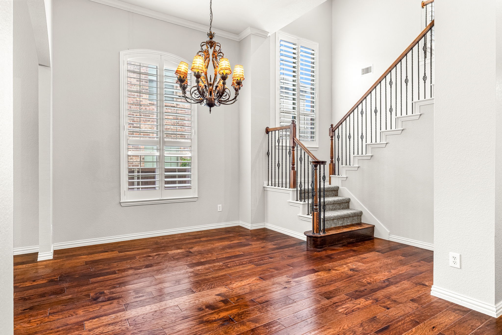 2727 Breezy Point Lane