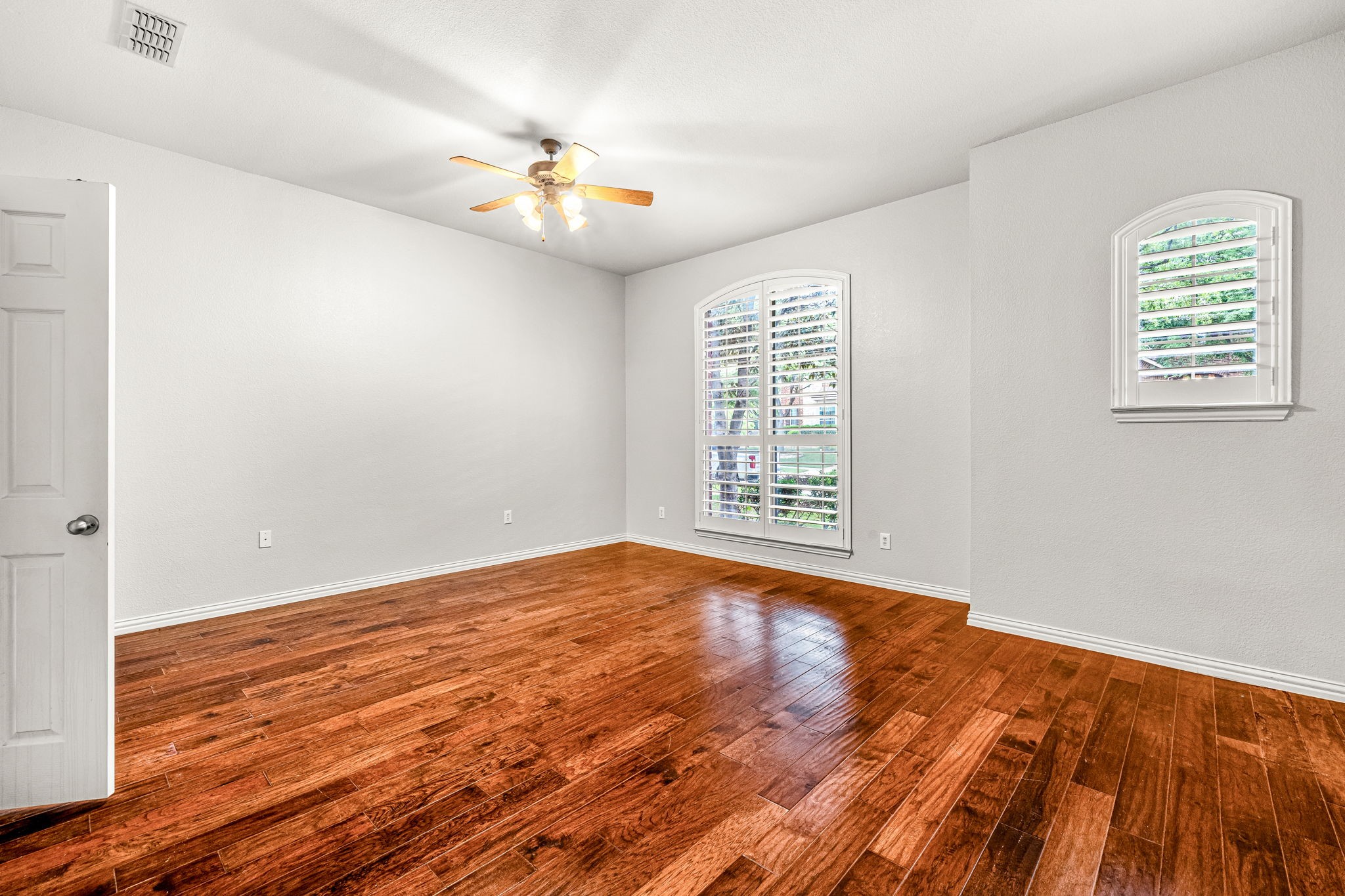 2727 Breezy Point Lane