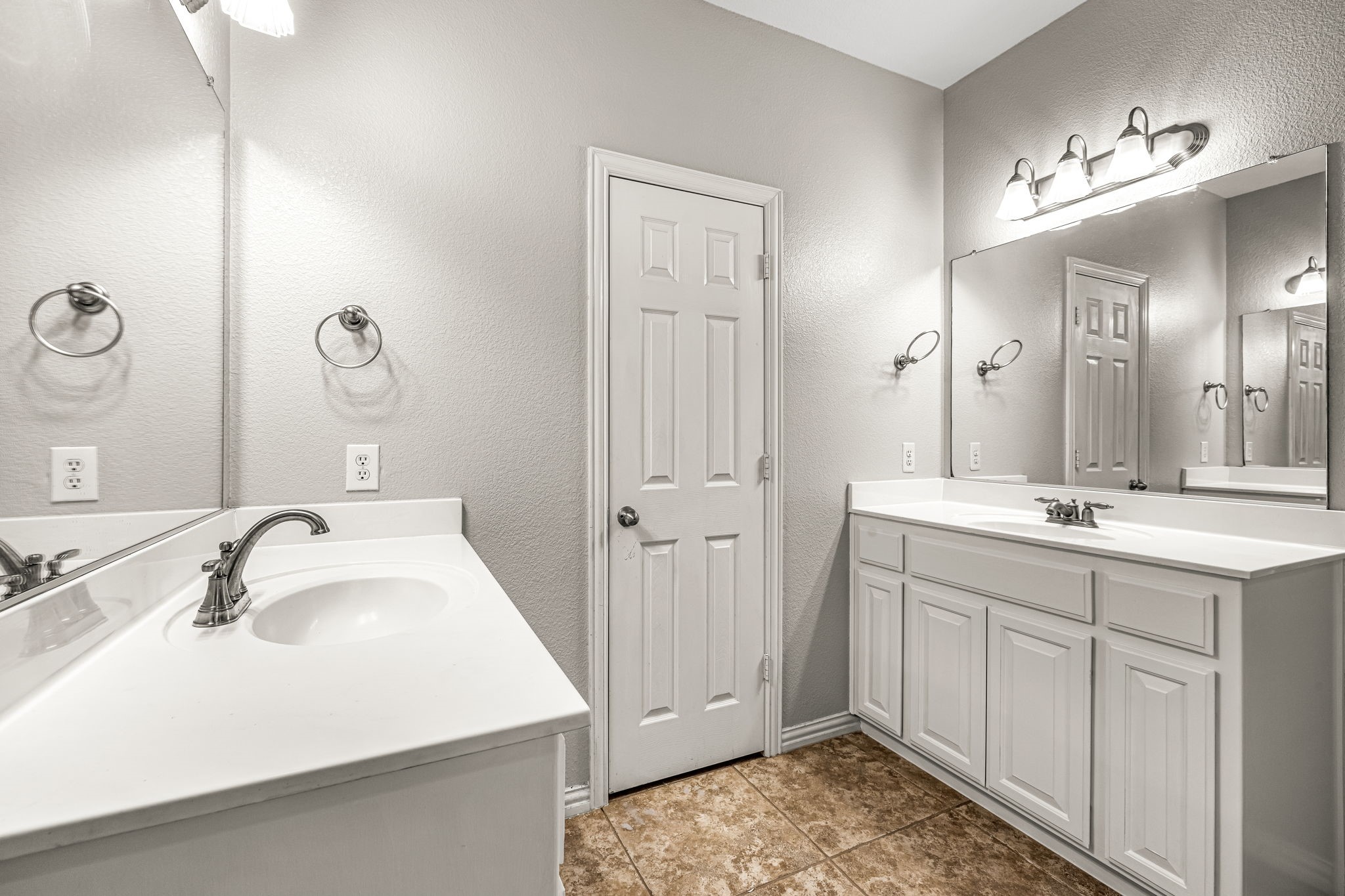 2727 Breezy Point Lane