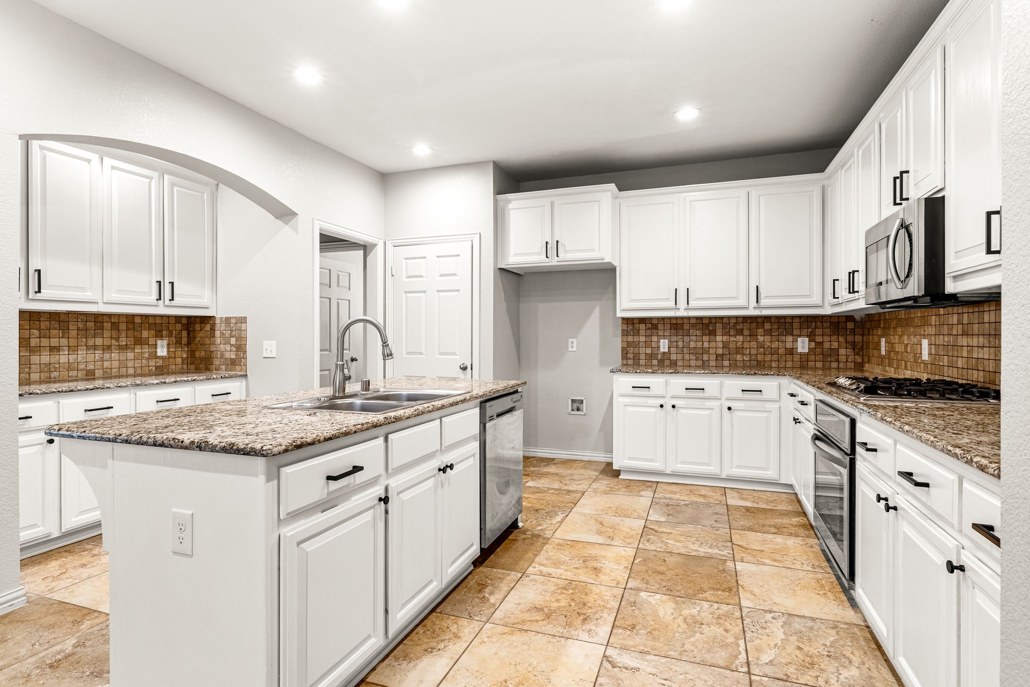 2727 Breezy Point Lane