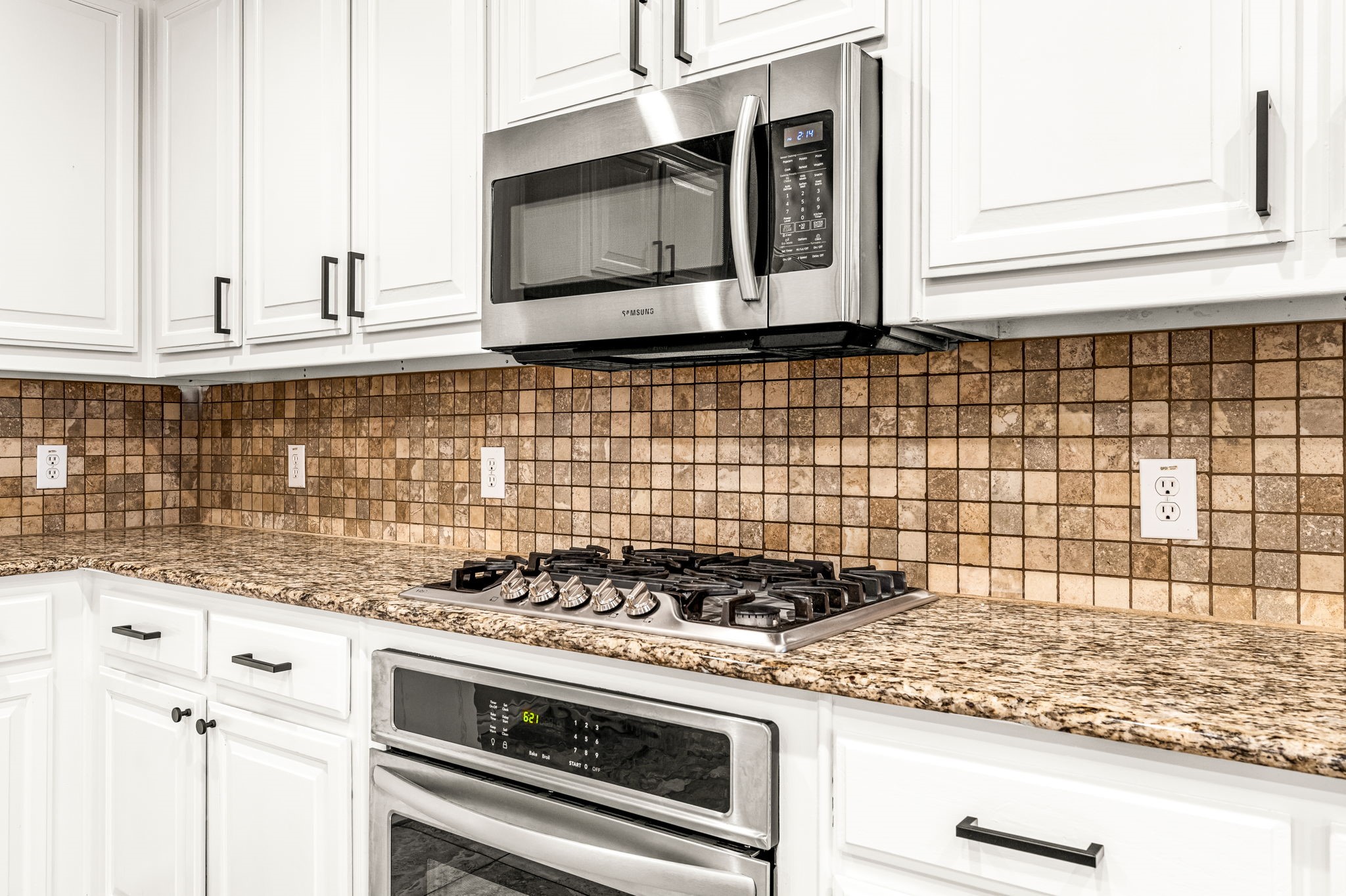 2727 Breezy Point Lane
