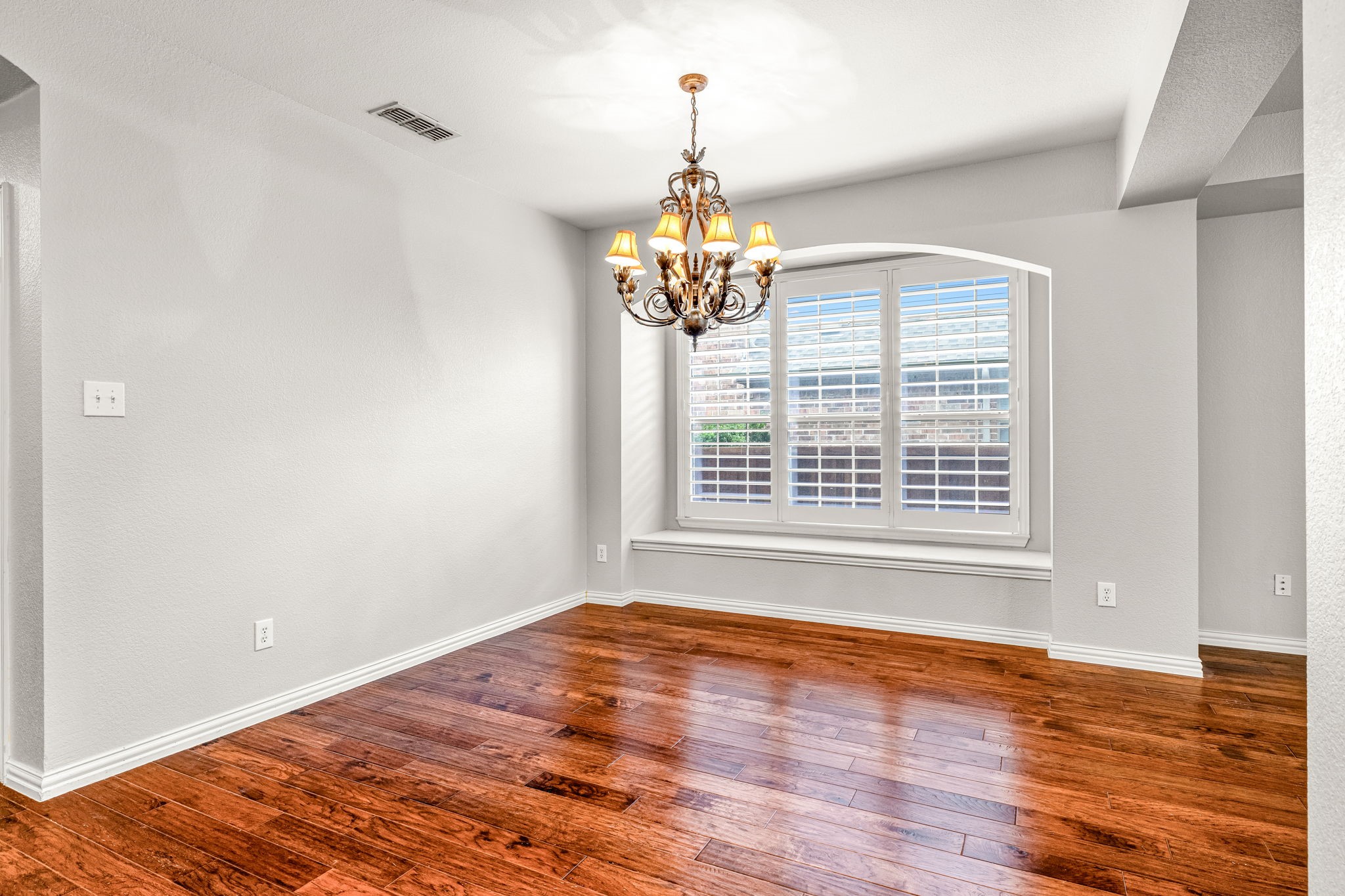 2727 Breezy Point Lane