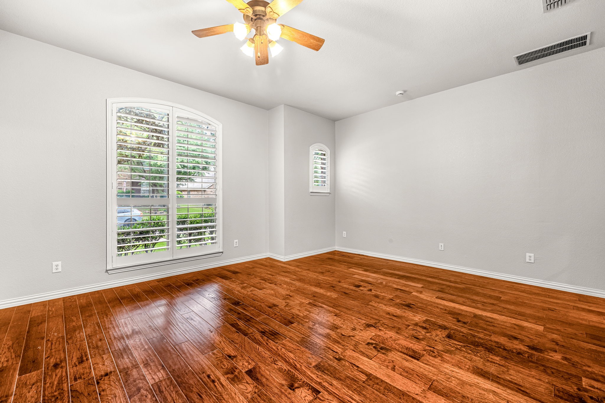 2727 Breezy Point Lane