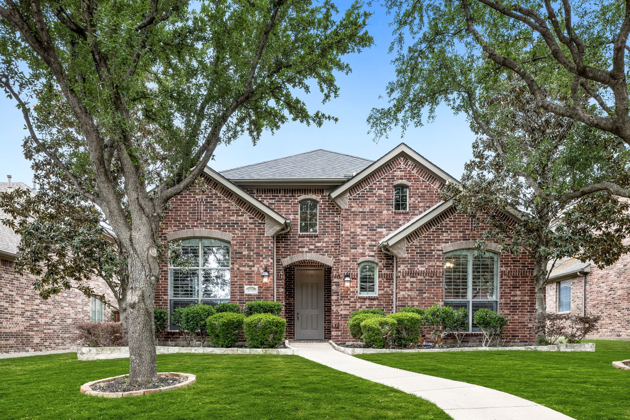 2727 Breezy Point Lane
