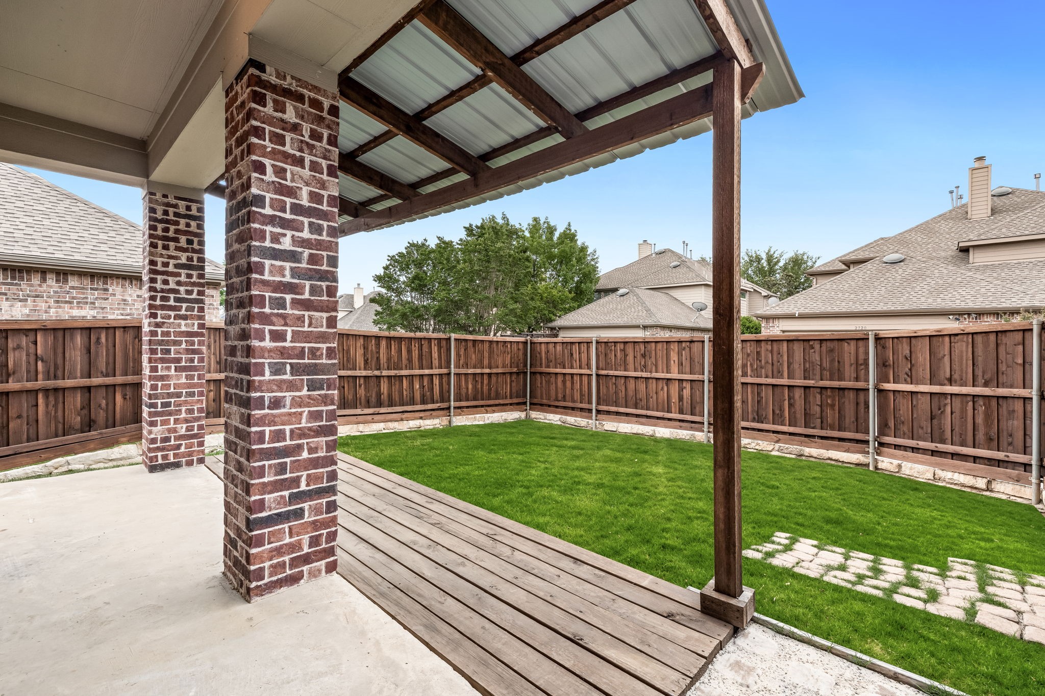 2727 Breezy Point Lane