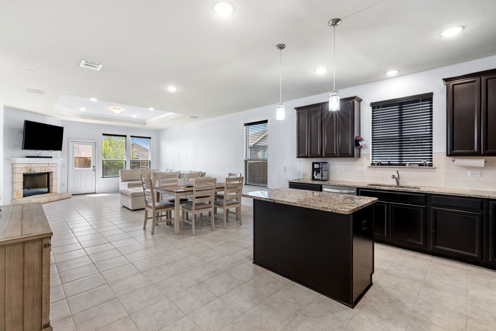 2913 Cash Place