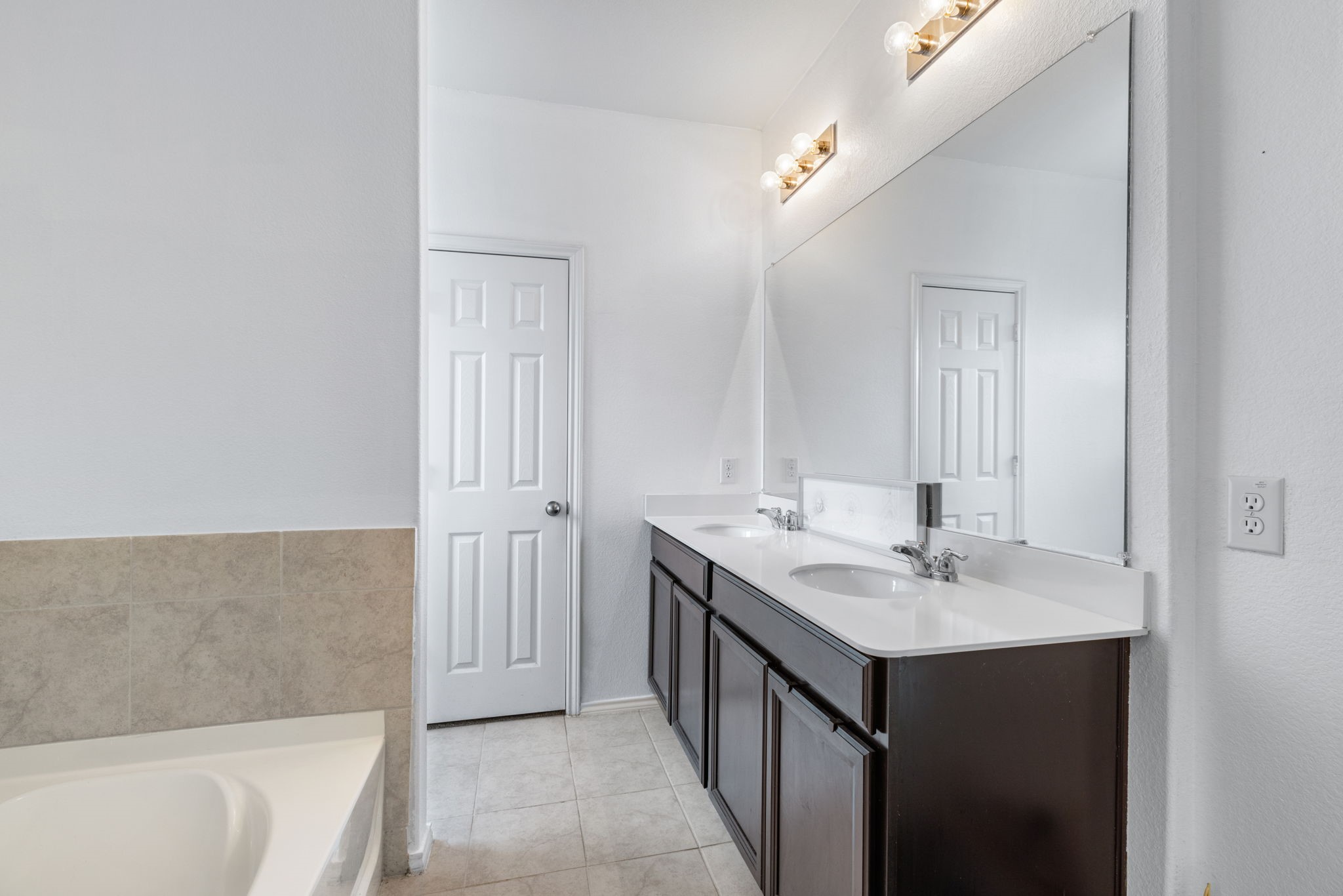 2913 Cash Place