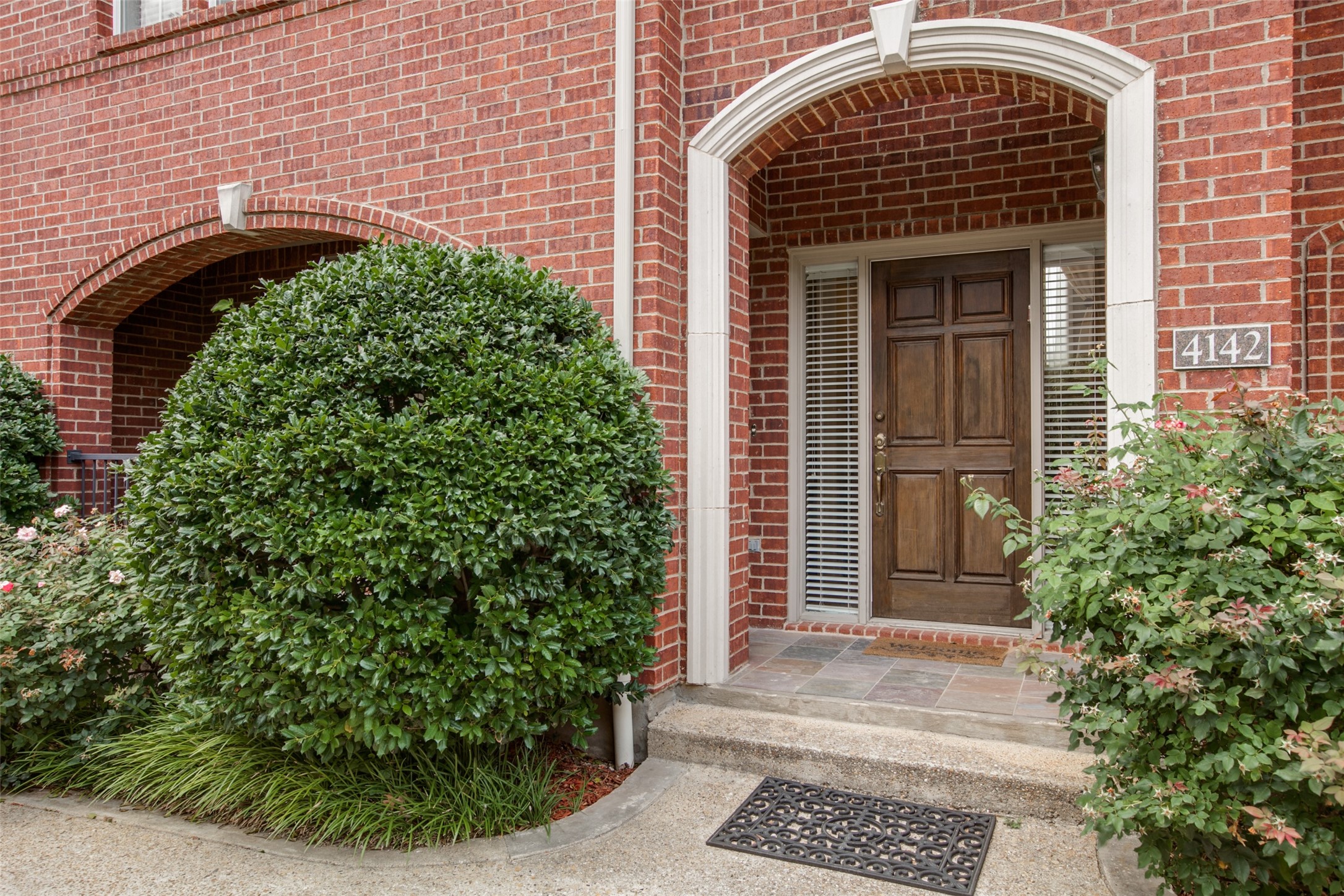 4142 Travis Street