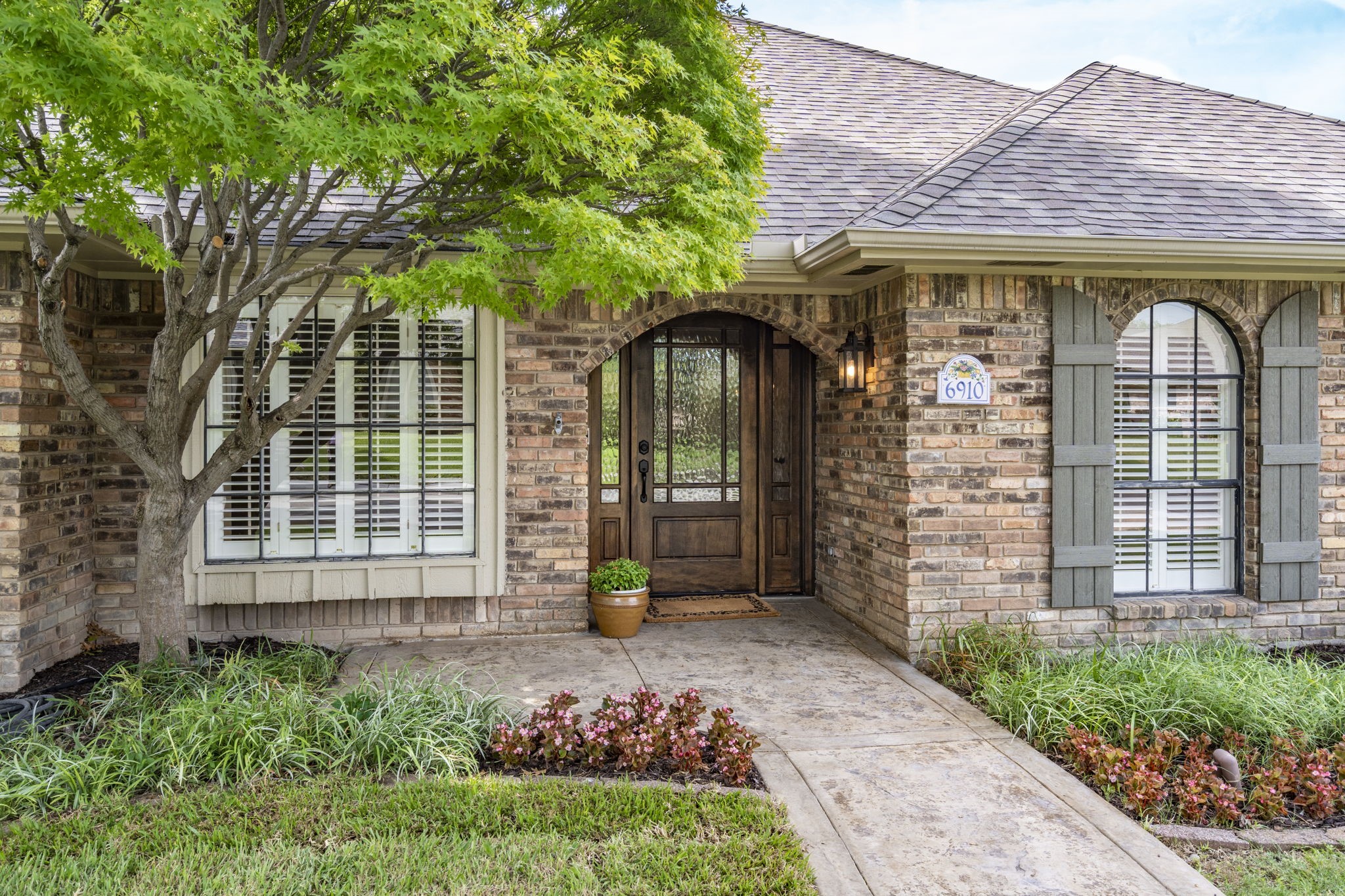 6910 Flintcove Drive