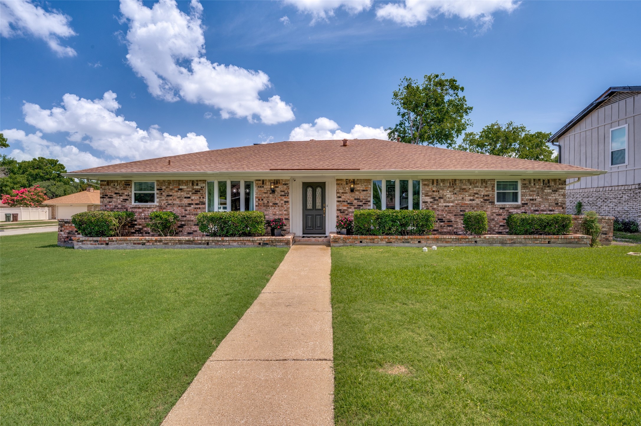 2800 Pinehurst Drive