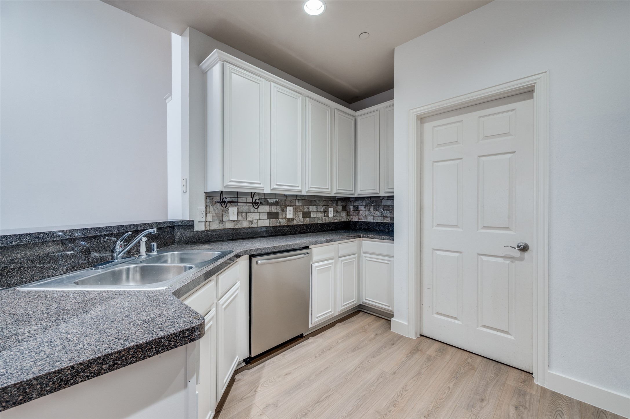 4605 Penelope Lane