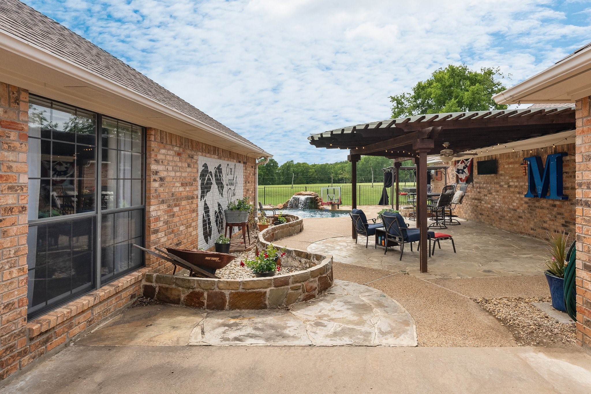 206 Covey Lane