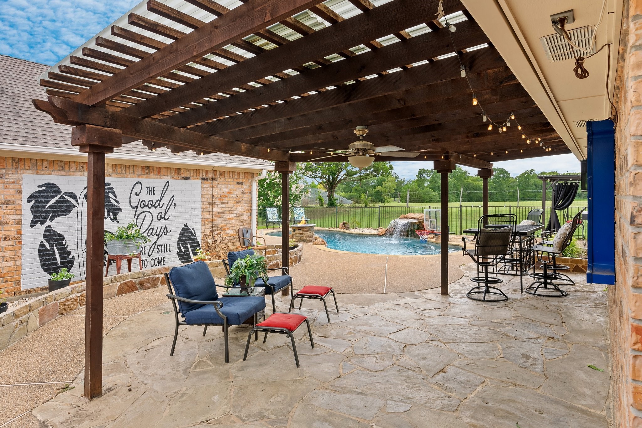 206 Covey Lane