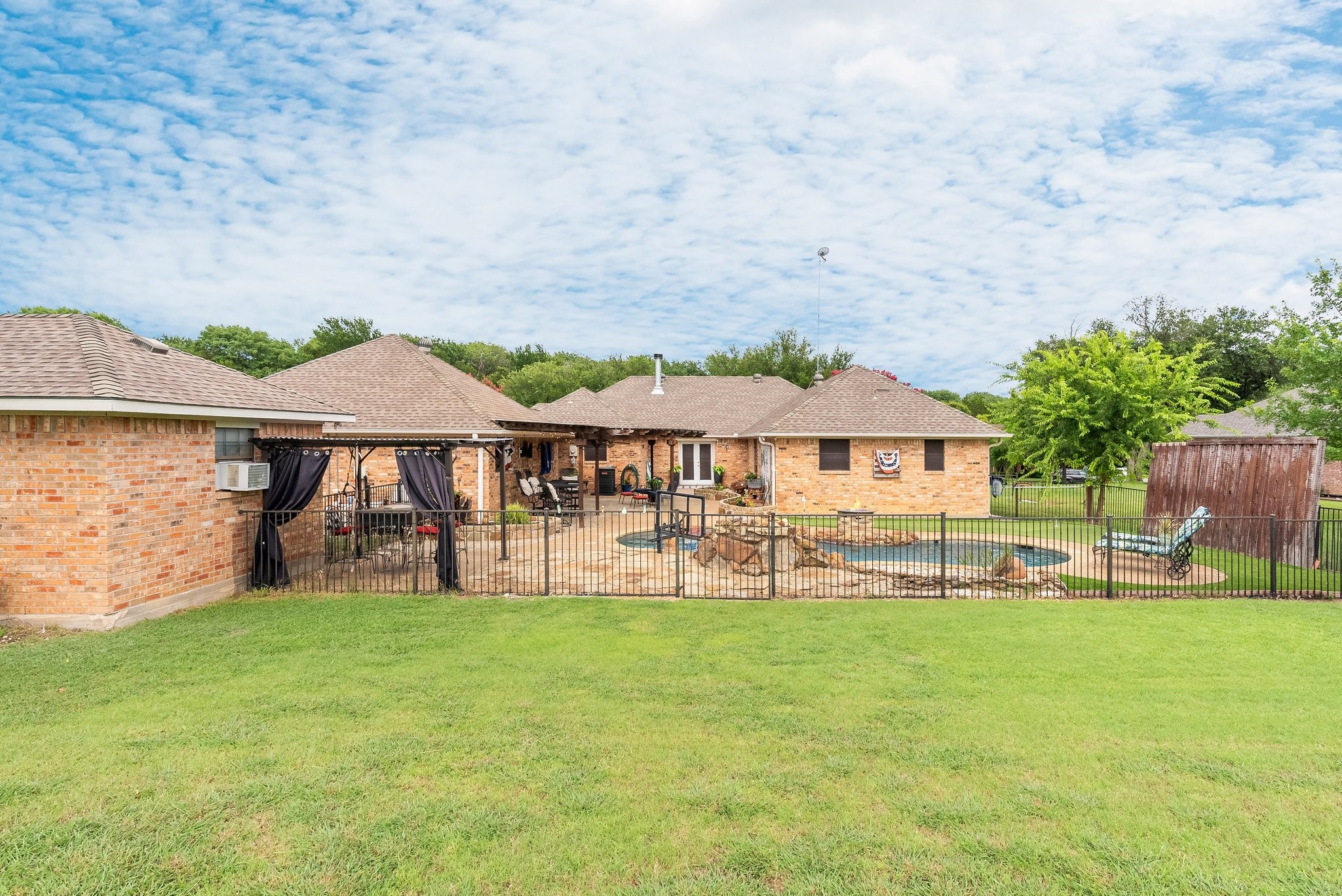 206 Covey Lane