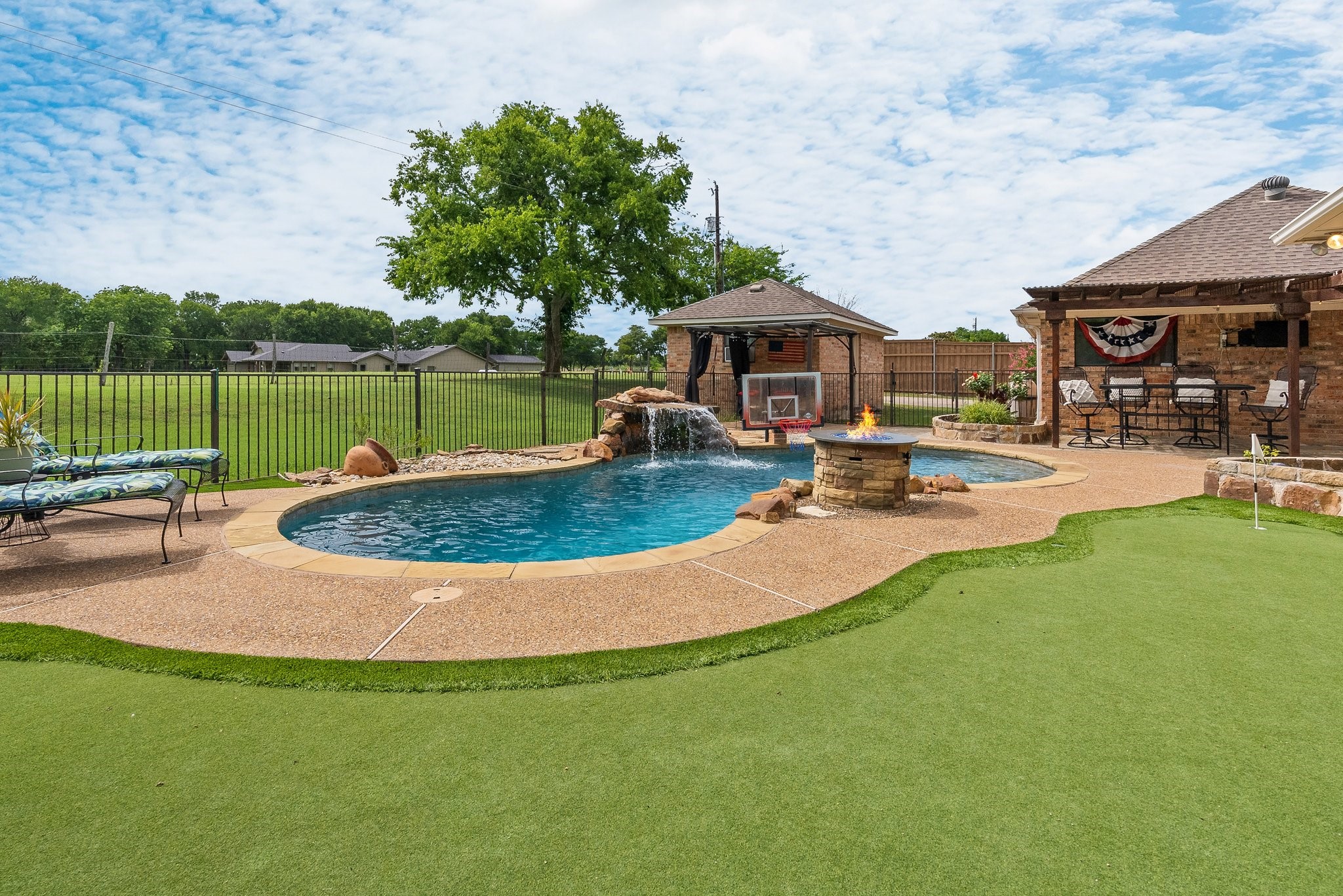 206 Covey Lane
