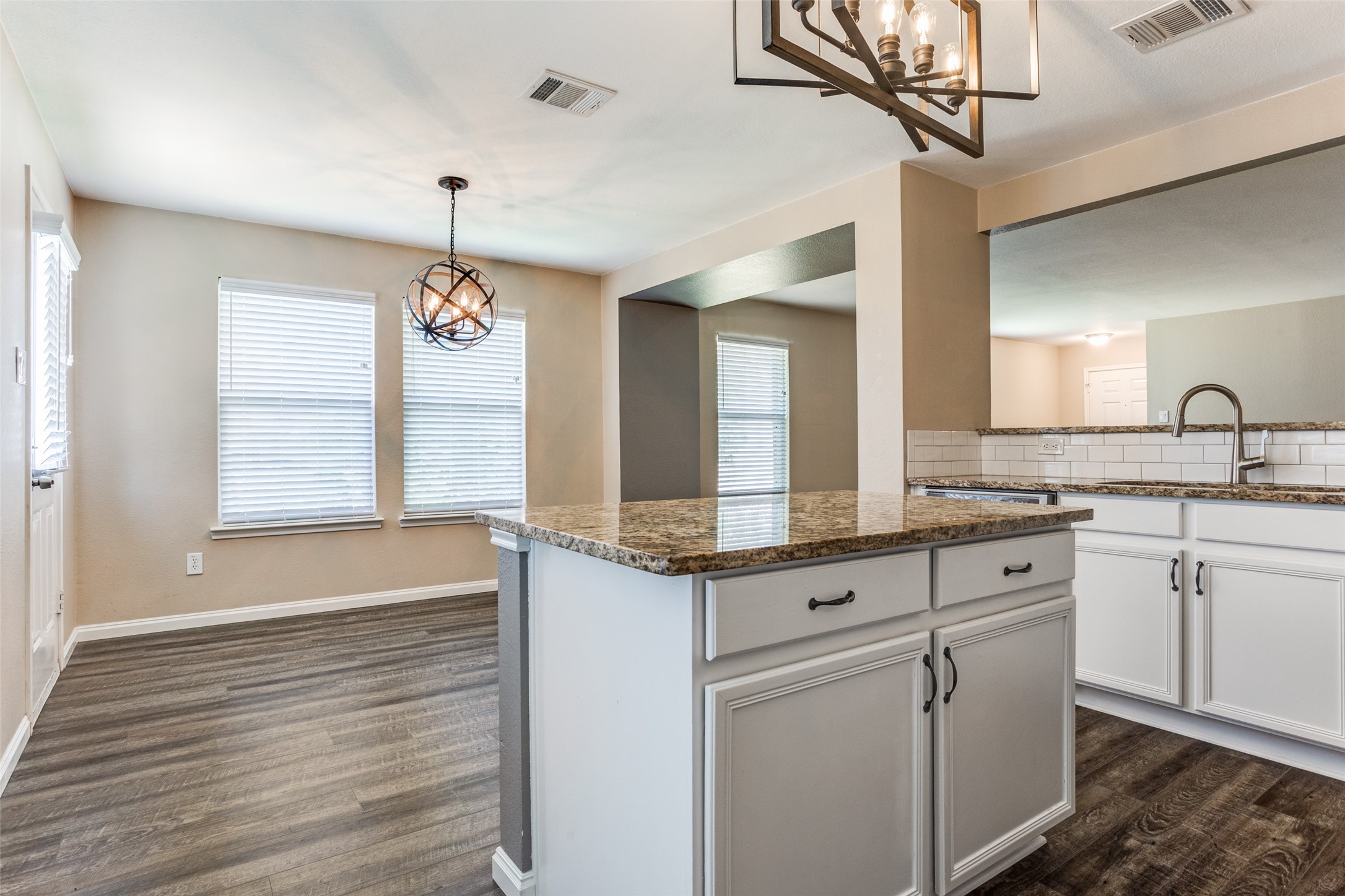 2405 Emerald Lane